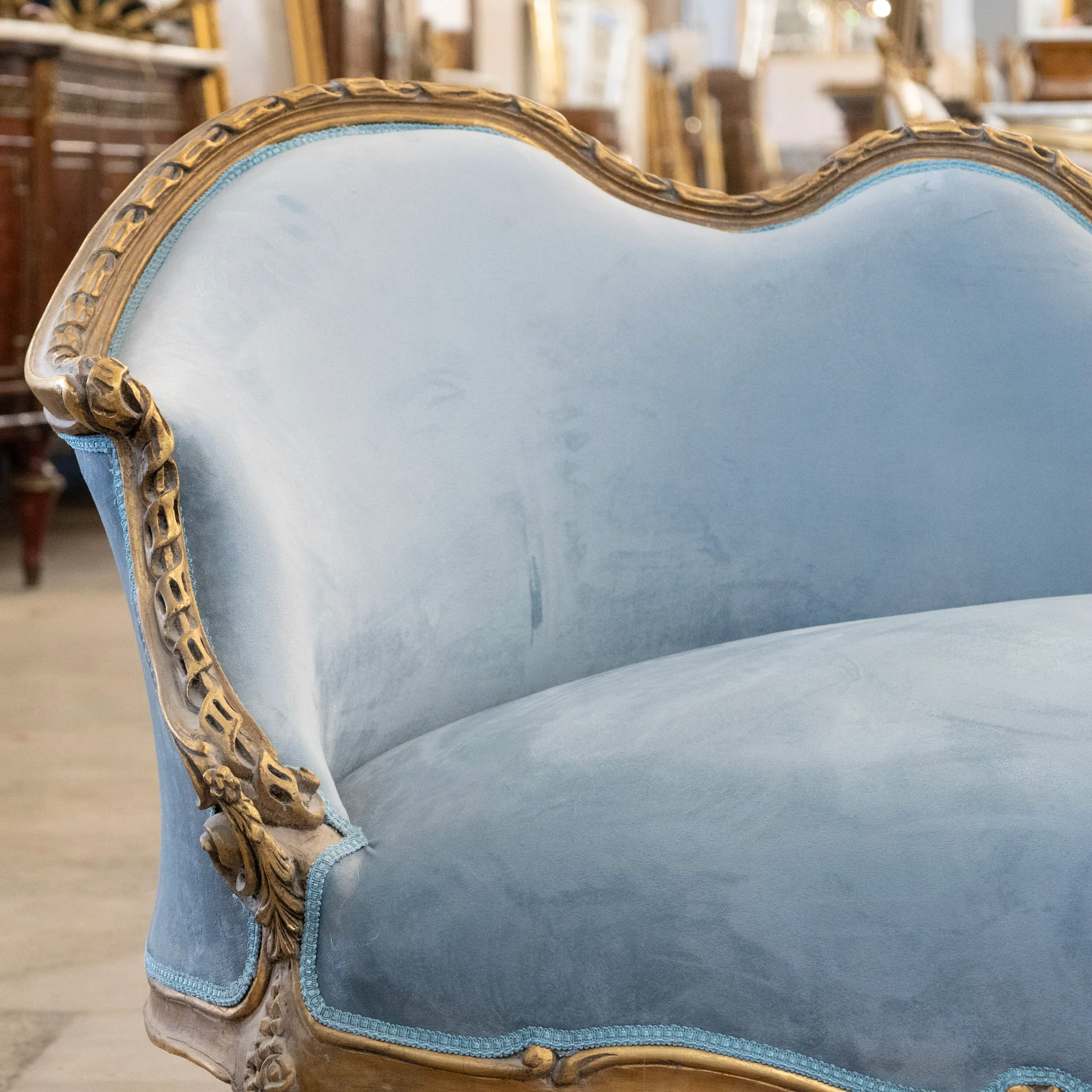 Louis XV Chaise Lounge – Gilded Carved Frame with Blue Velvet Upholstery - Image 7