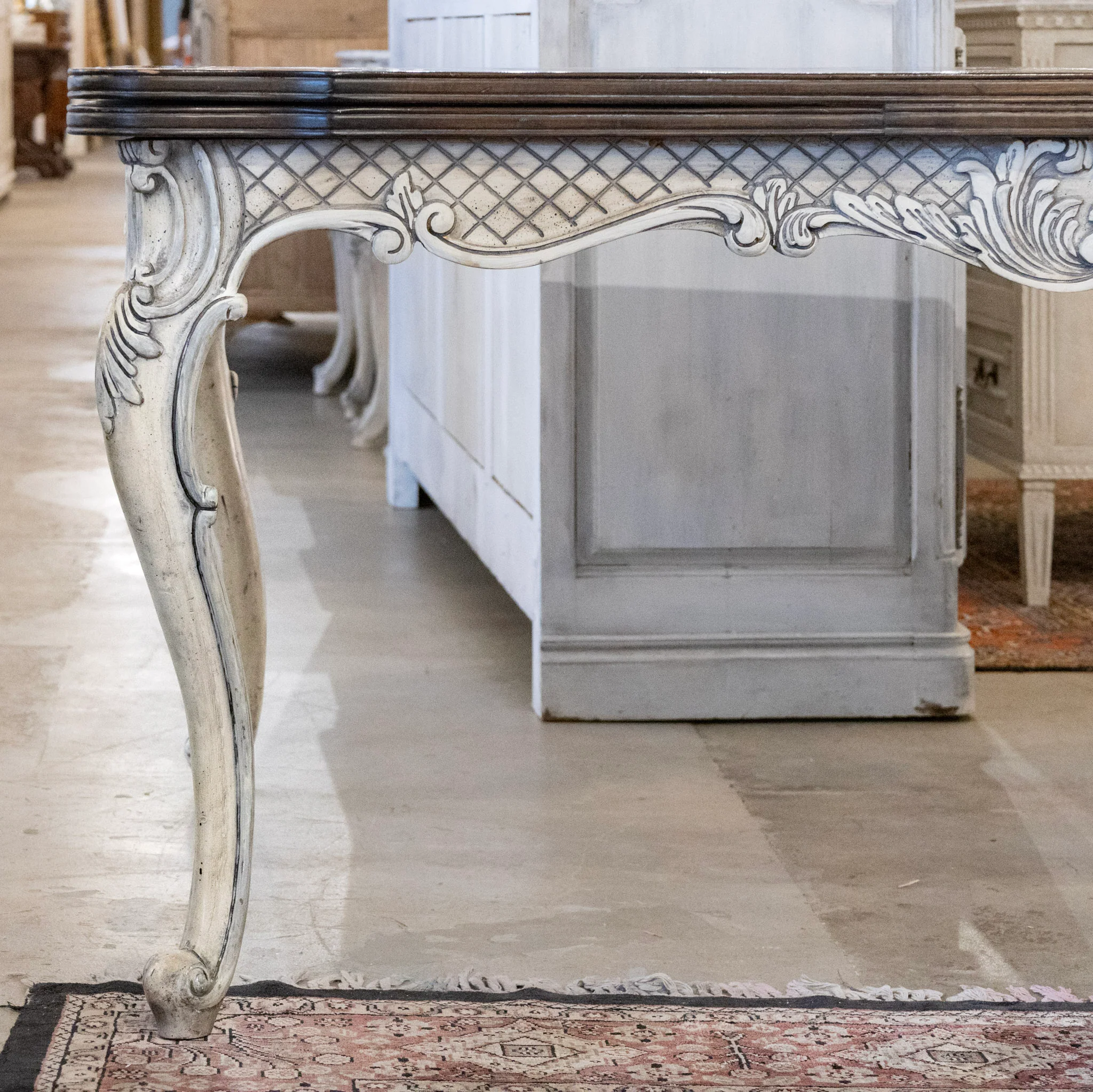 Louis XV Extendable Dining Table – Carved White Base & Dark Wood Top - Image 3