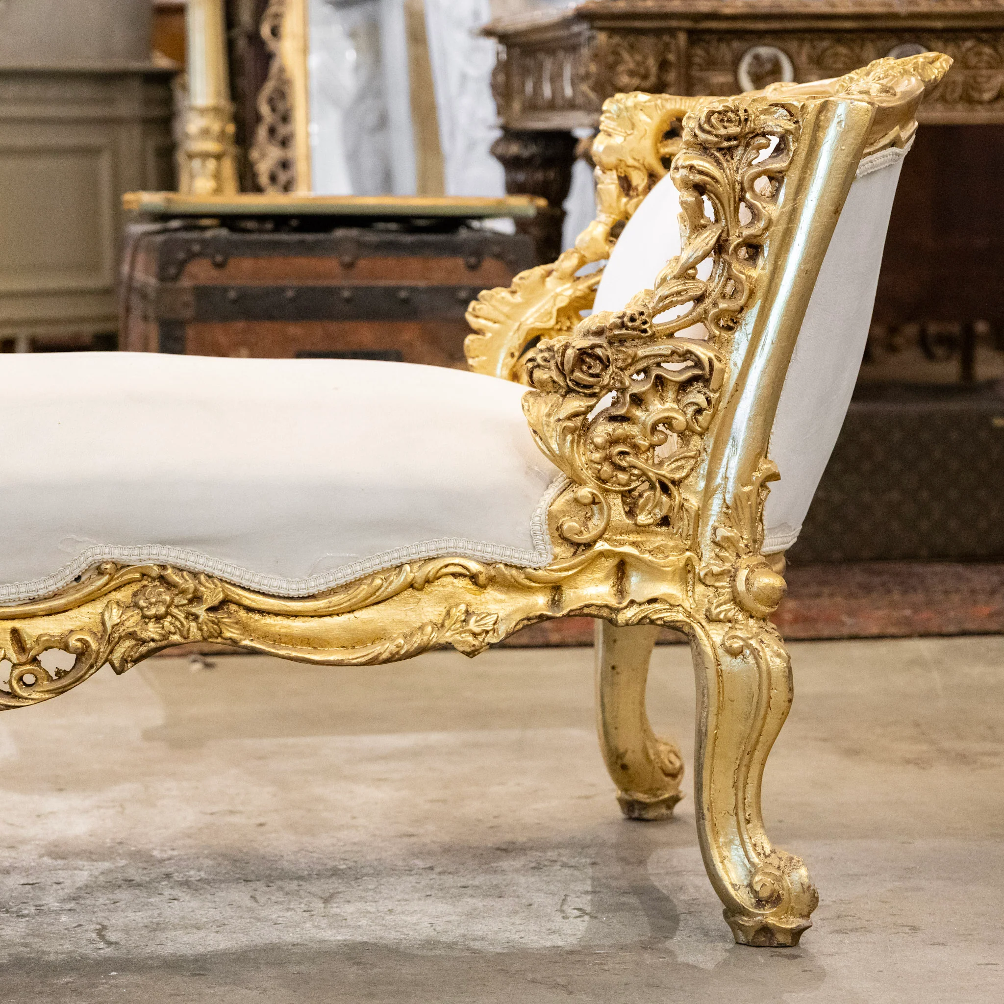 Louis XV Gilded Arm Bench – Floral Carved Frame in Soft White Velvet - Image 5
