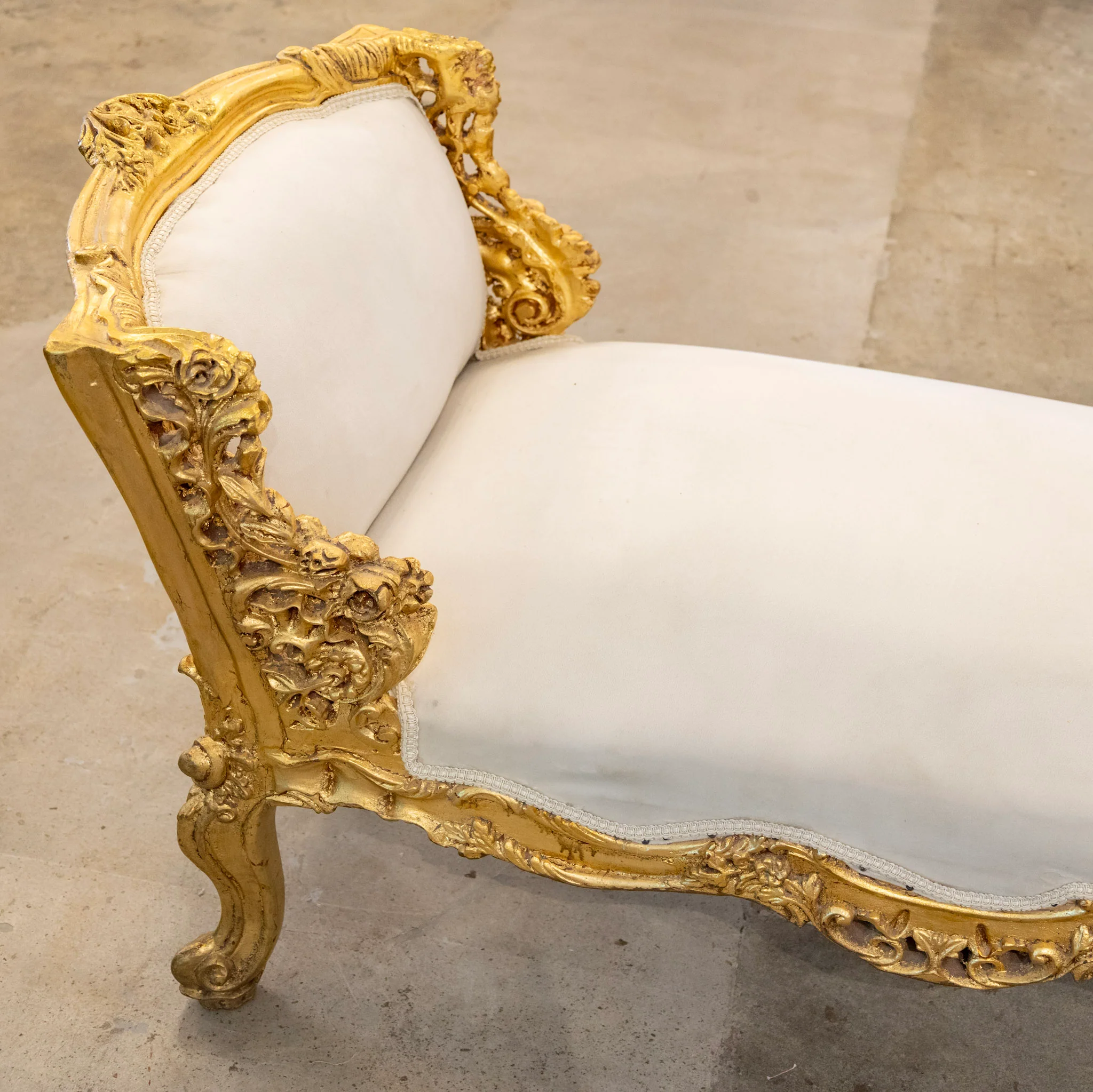Louis XV Gilded Arm Bench – Floral Carved Frame in Soft White Velvet - Image 6
