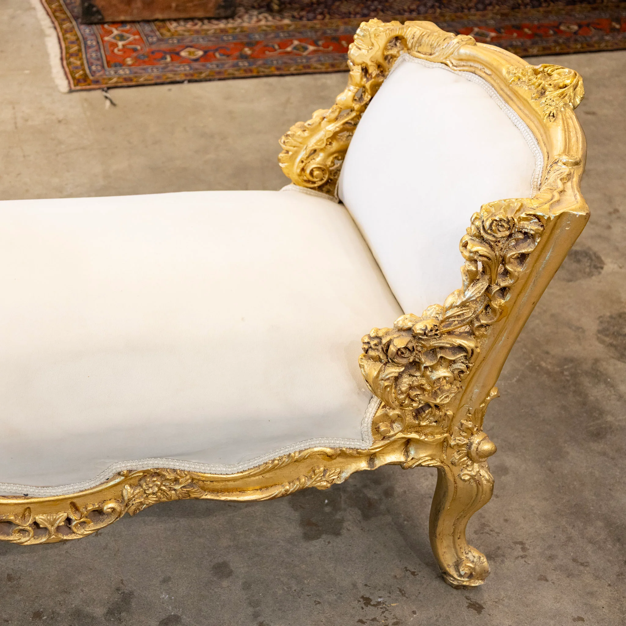 Louis XV Gilded Arm Bench – Floral Carved Frame in Soft White Velvet - Image 9
