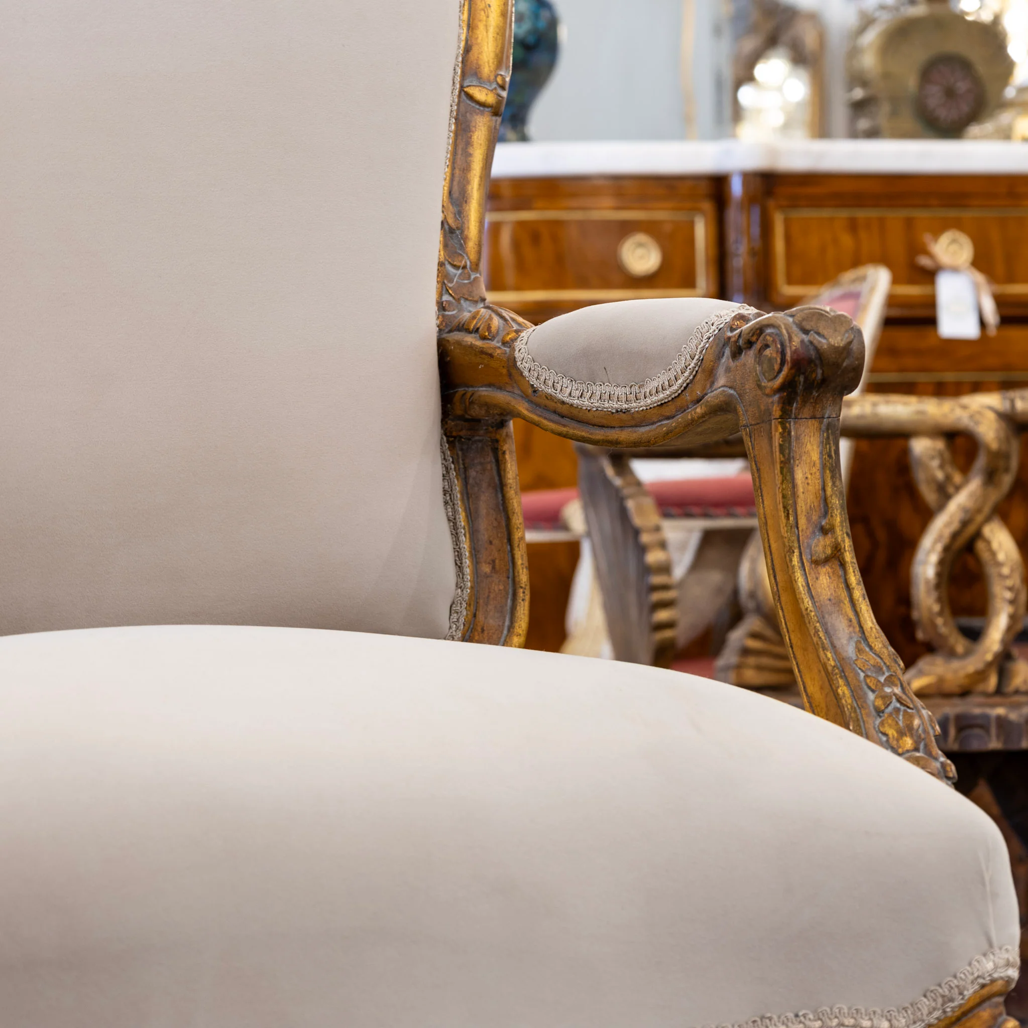 Louis XV Gilded Armchair – Off-White Velvet Upholstery - Image 5
