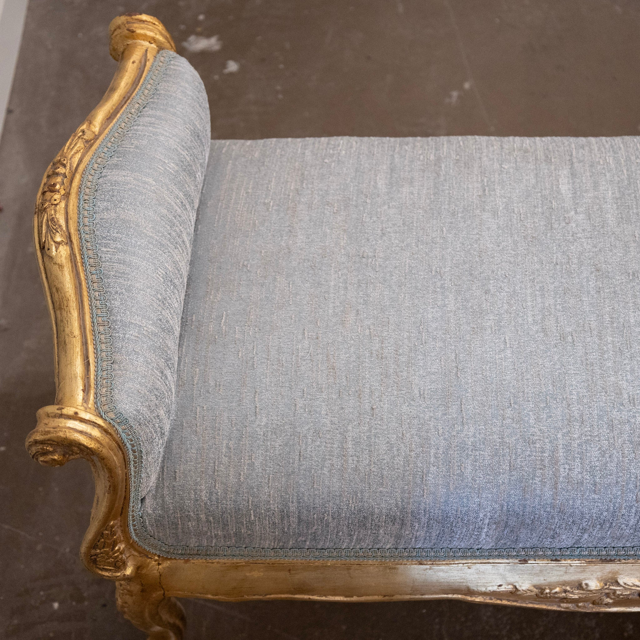 Louis XV Gilded Bench – Carved & Blue Silk Weave Upholstery - Image 7