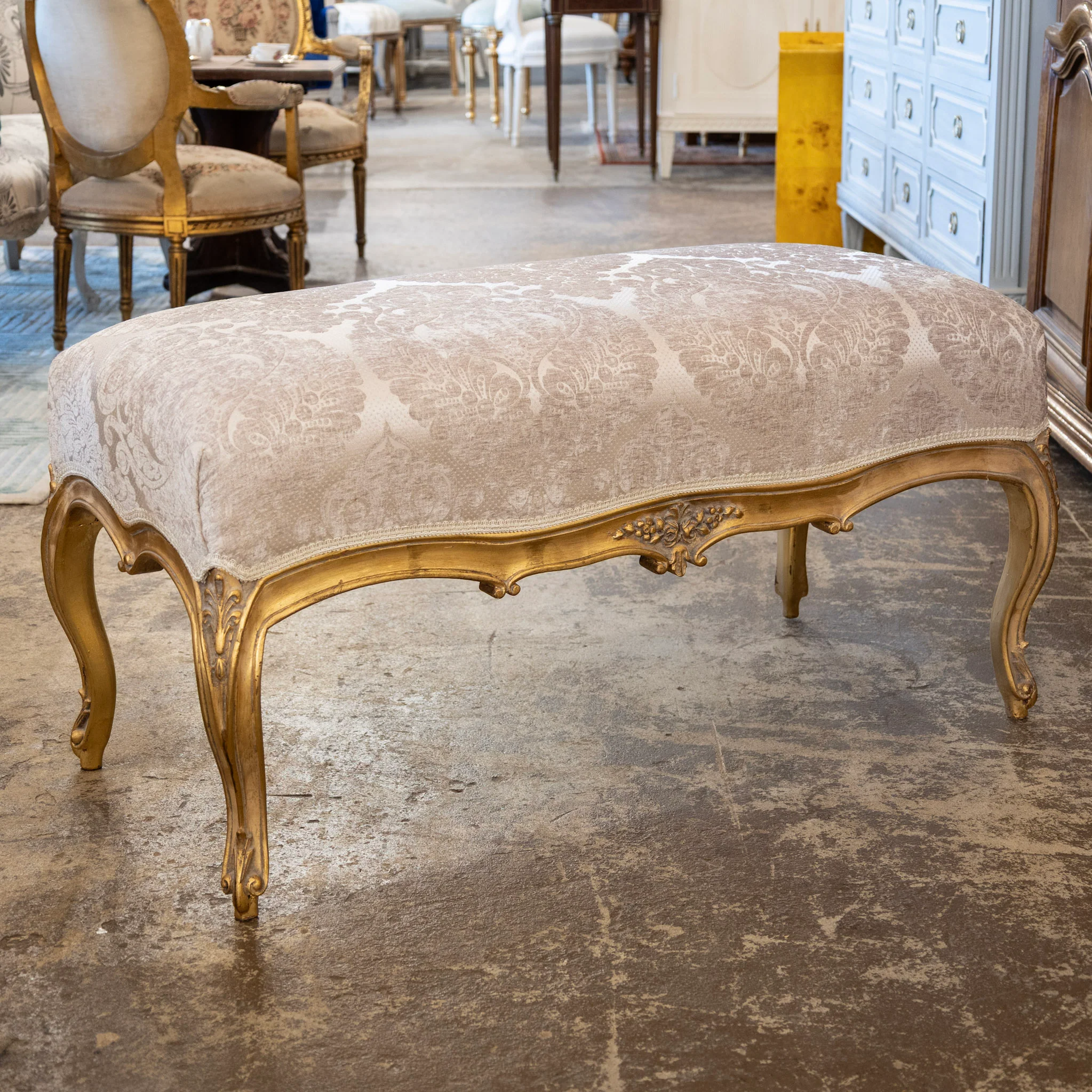 Louis XV Gilded Bench – Taupe Damask Upholstery - Image 2