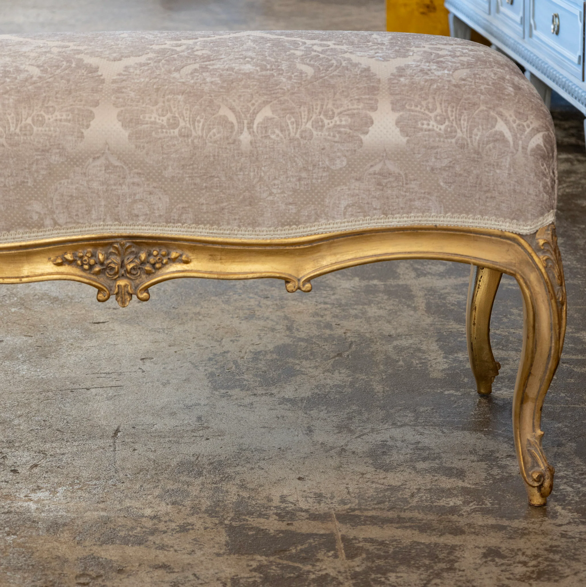 Louis XV Gilded Bench – Taupe Damask Upholstery - Image 6