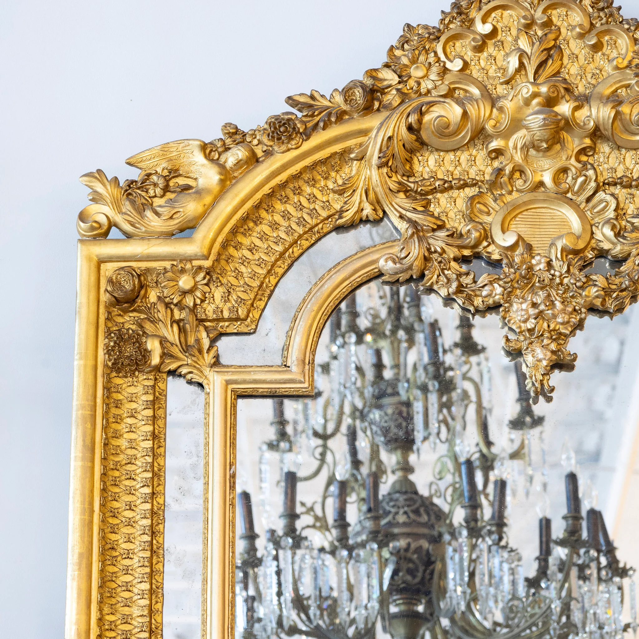 Louis XV Gilded Mirror – Ornate Carvings & Intricate Detailing - Image 4