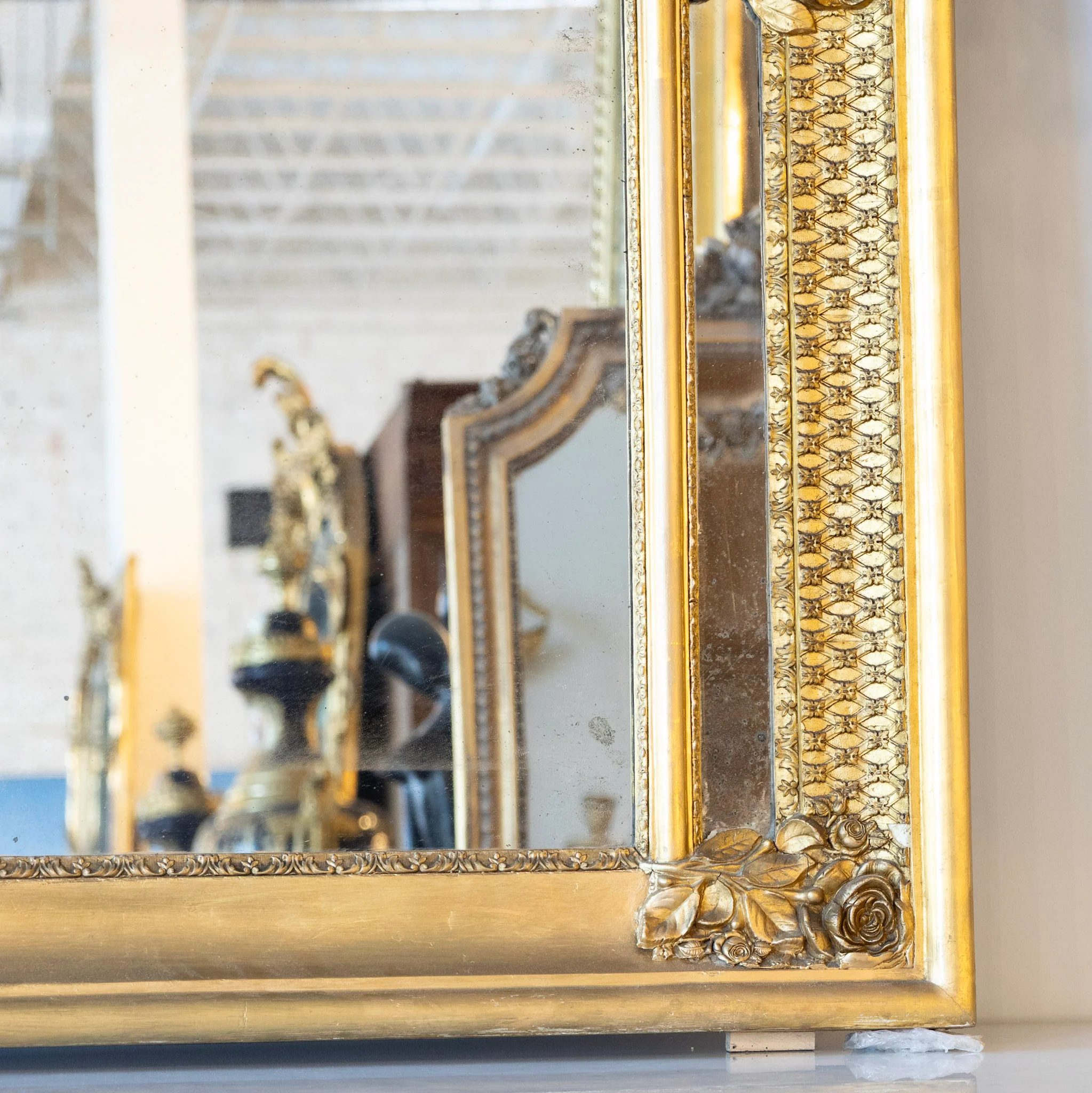 Louis XV Gilded Mirror – Ornate Carvings & Intricate Detailing - Image 6