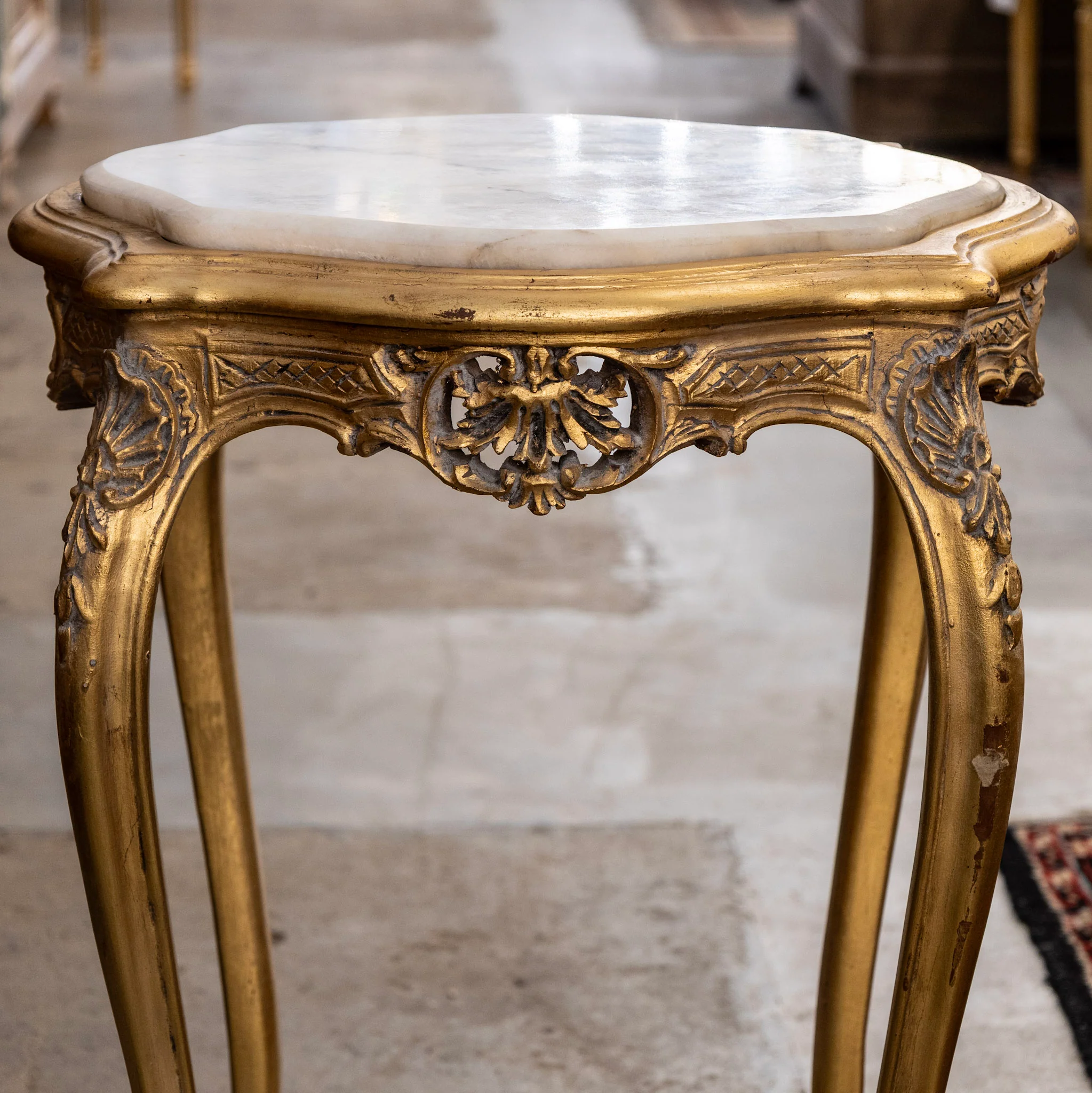 Louis XV Gilded Side Table – Cabriole Legs & White Marble Top - Image 3