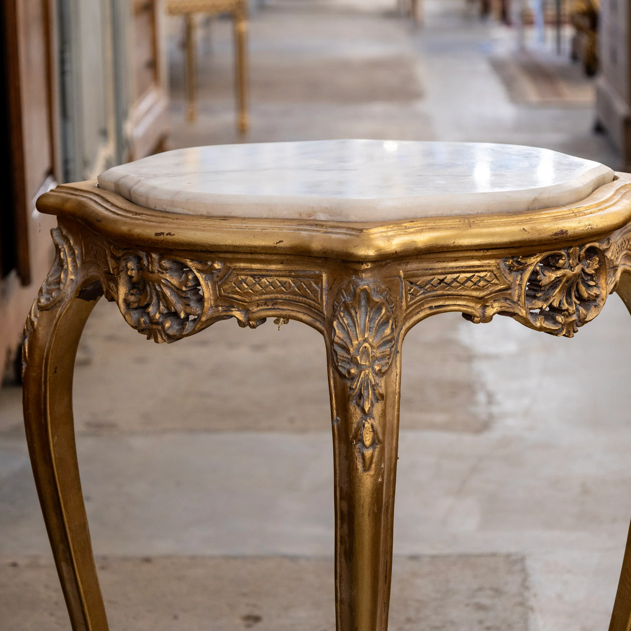 Louis XV Gilded Side Table – Cabriole Legs & White Marble Top - Image 4