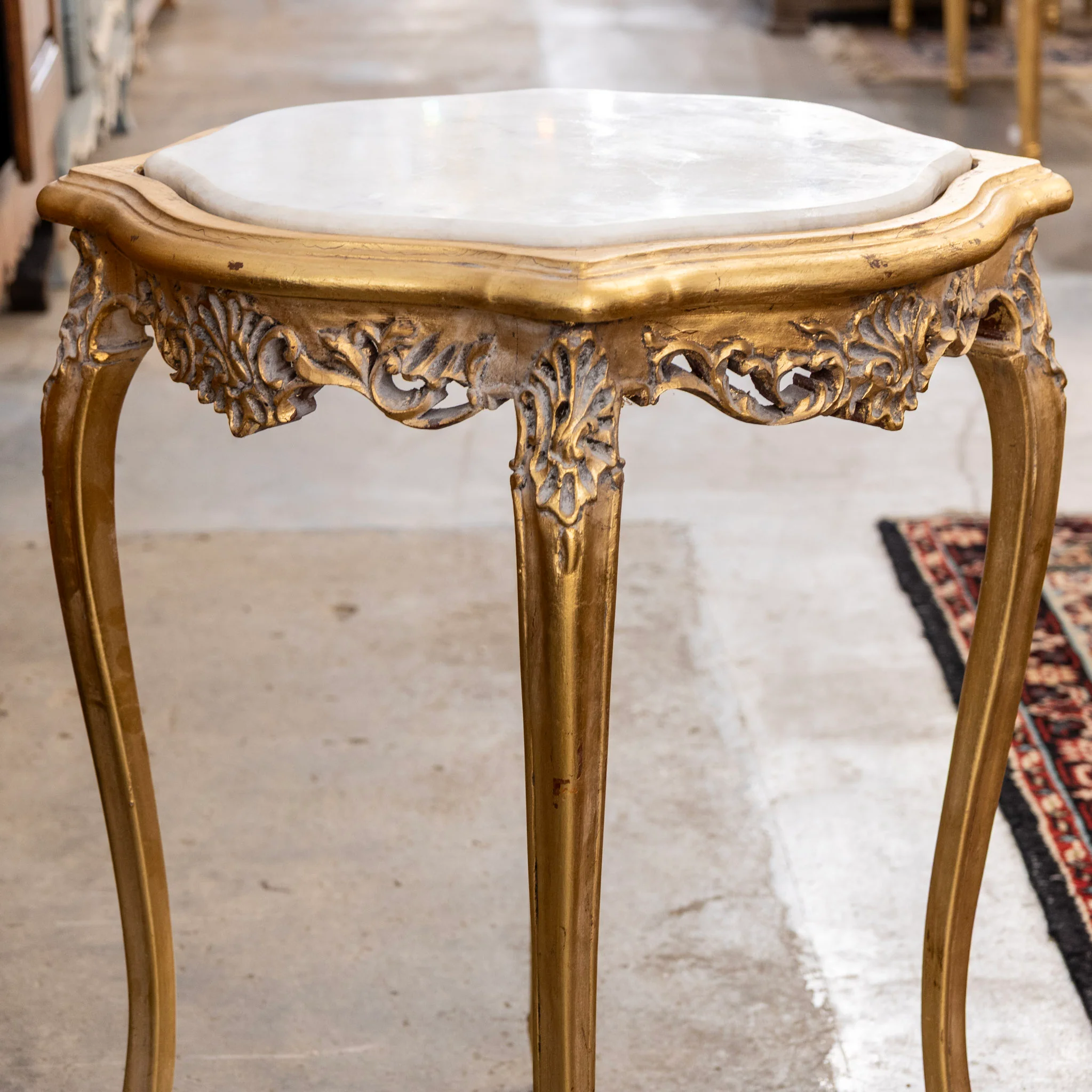 Louis XV Gilded Side Table – Carved Shell & White Marble Top - Image 3