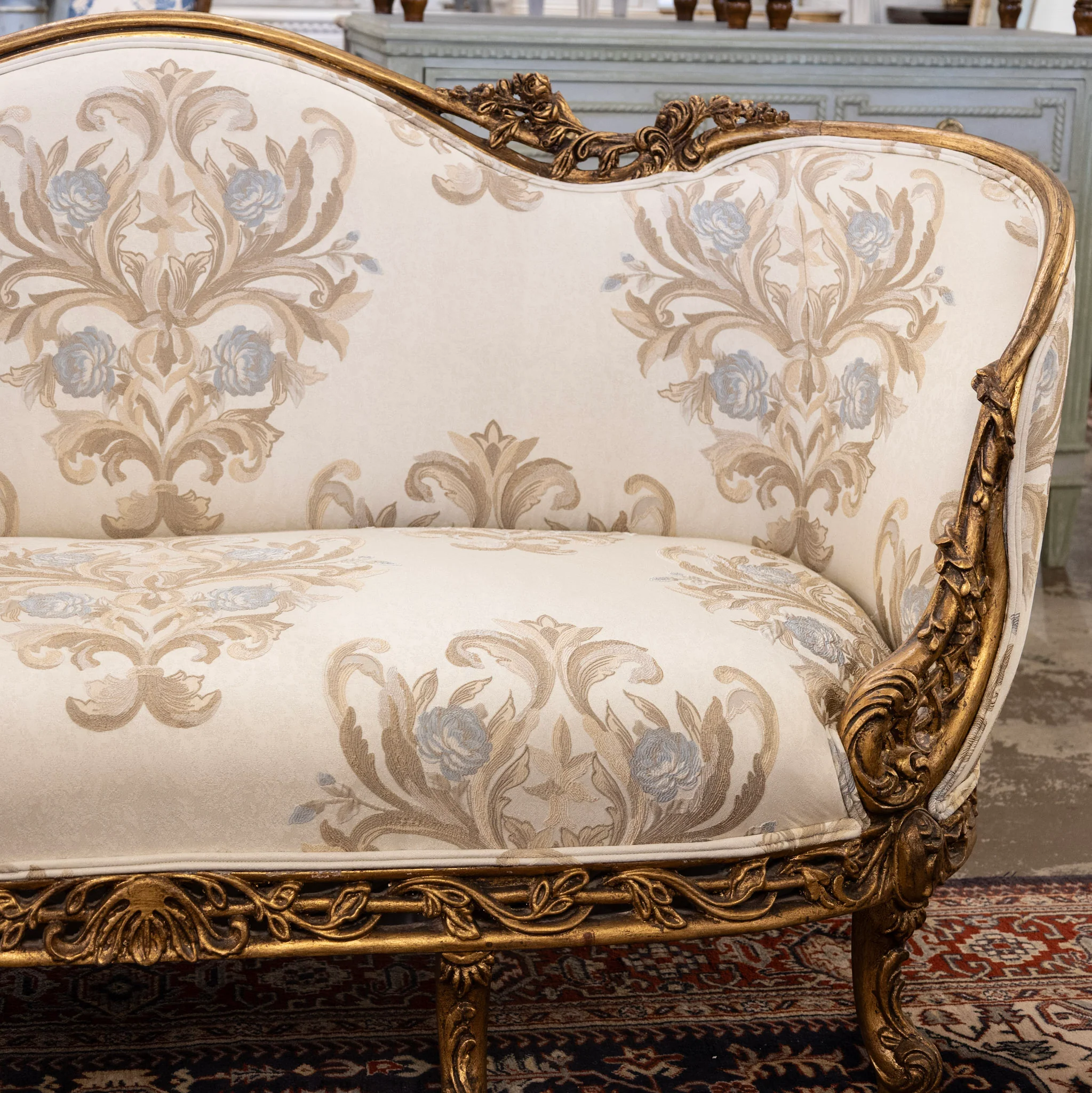 Louis XV Gilded Sofa – Carved Floral Frame & Cream Damask Upholstery - Image 4
