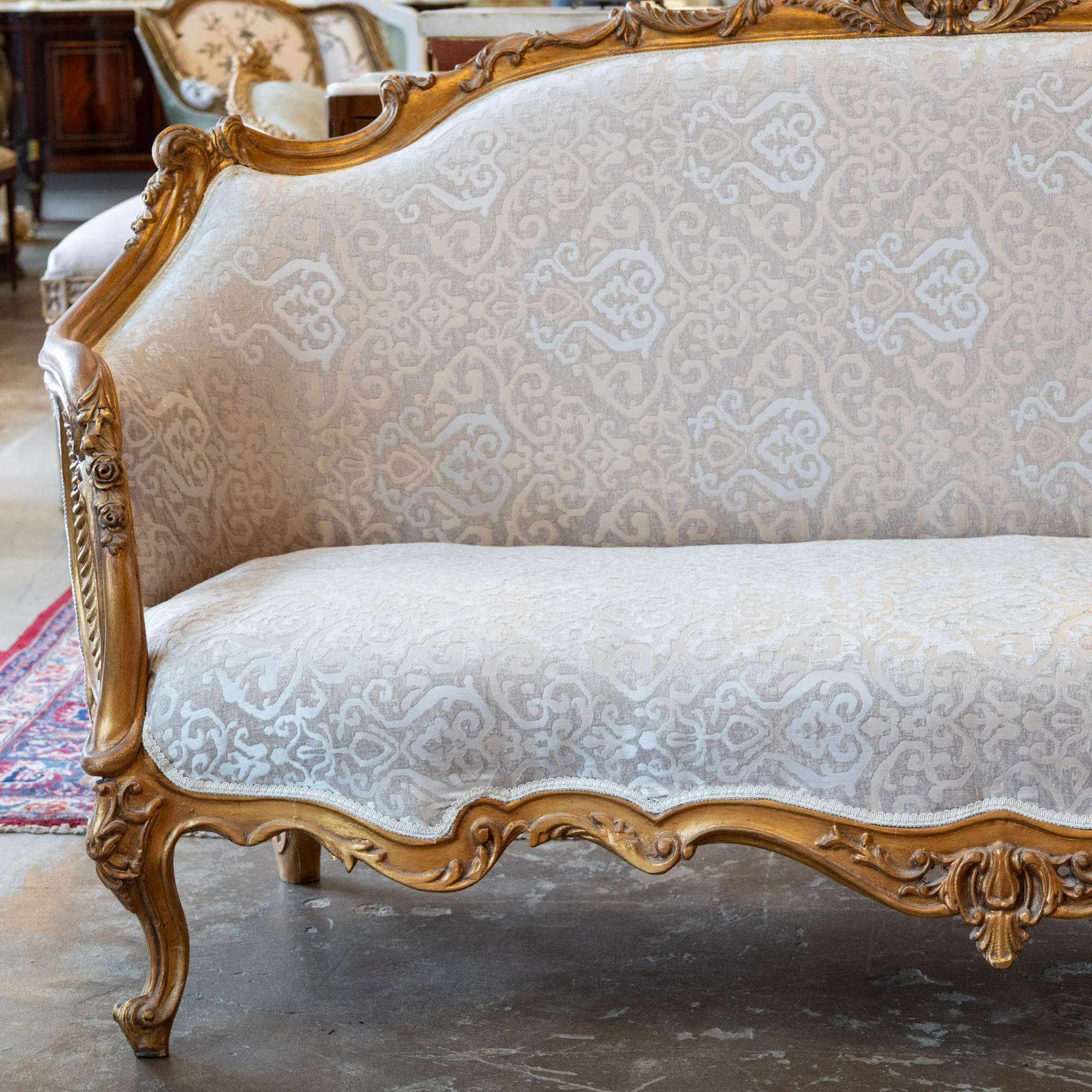Louis XV Gilded Sofa – Carved Frame & Cream Damask Upholstery - Image 3