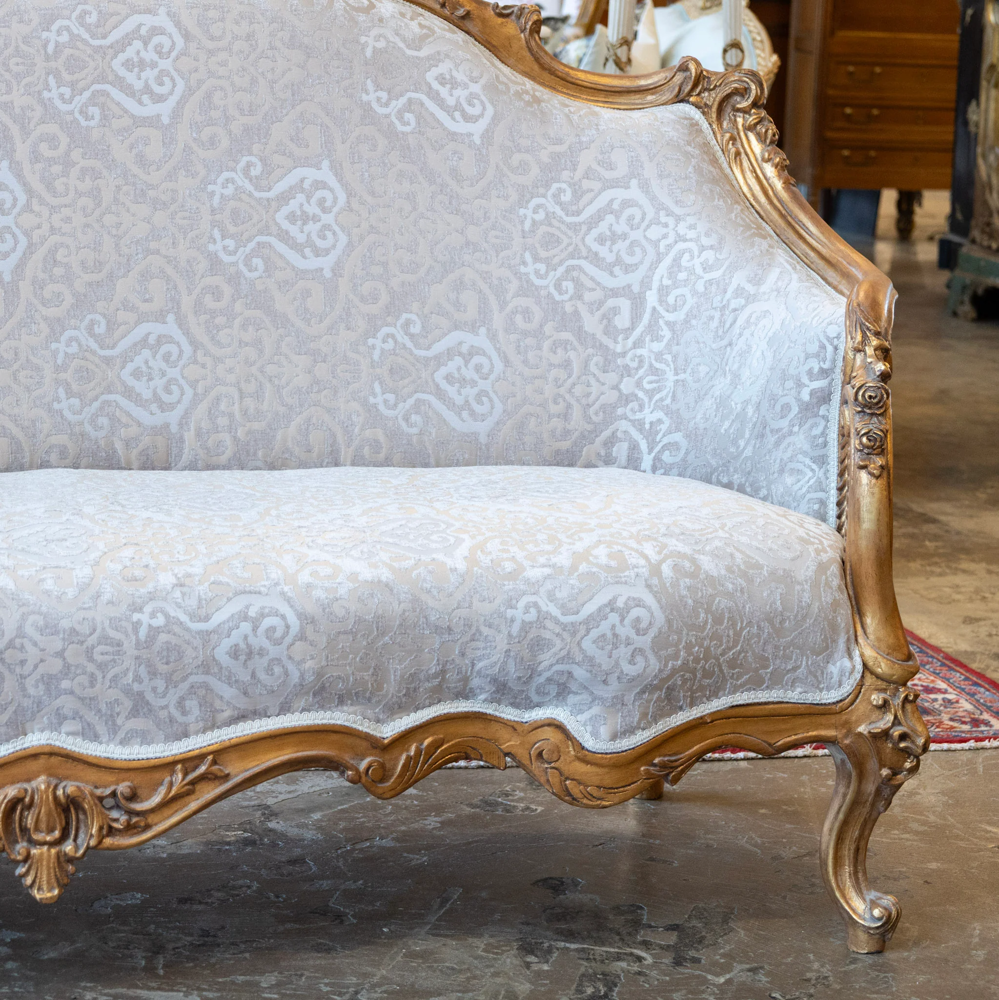 Louis XV Gilded Sofa – Carved Frame & Cream Damask Upholstery - Image 5