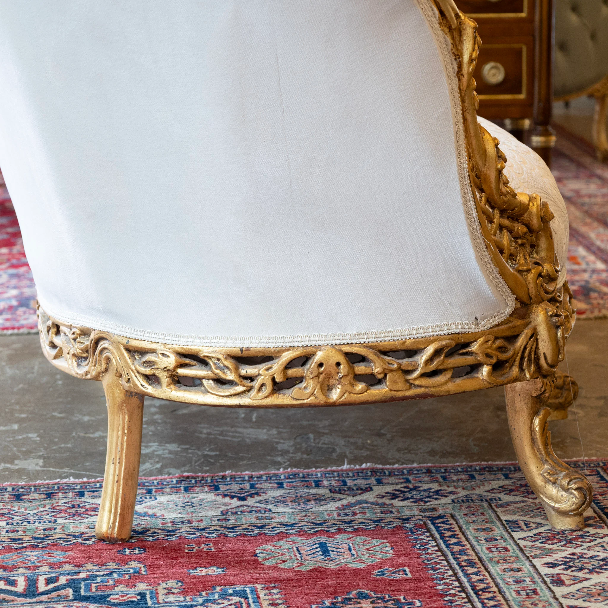 Louis XV Gilded Sofa – Carved Trim & Cream Velvet Textured Upholstery - Image 7