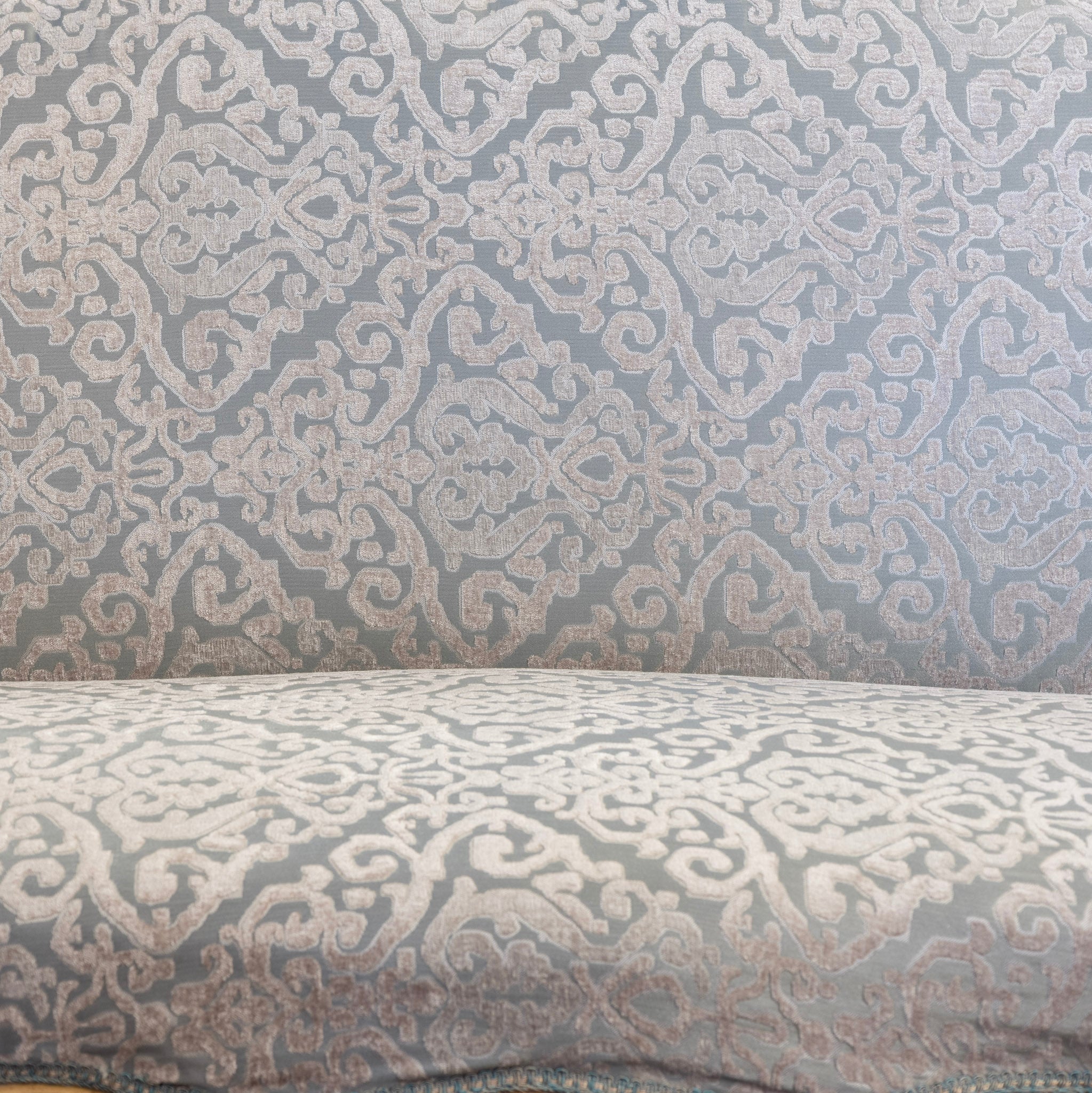 Louis XV Gilded Sofa – Detailed Carvings & Blue Damask Upholstery - Image 8
