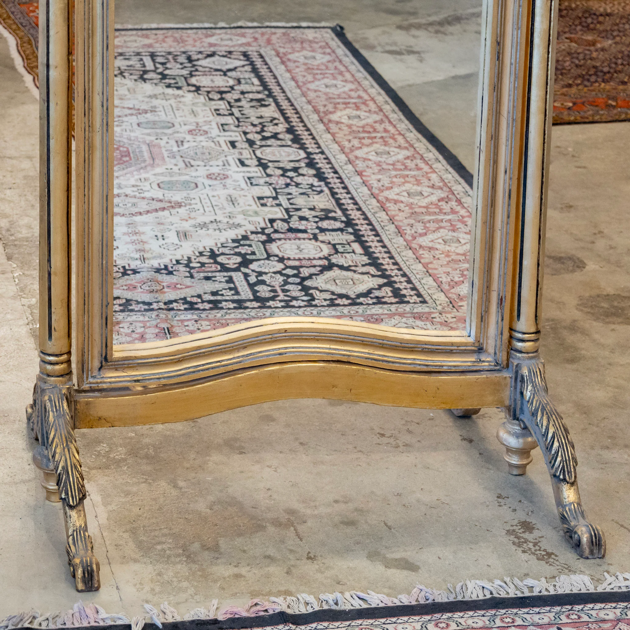 Louis XV Gilded Tall Dressing Mirror – Carved Crest & Fluted Columns - Image 5
