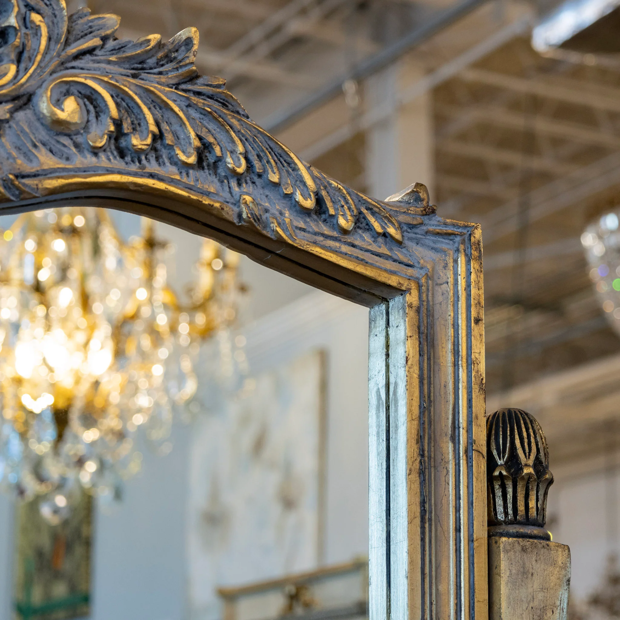 Louis XV Gilded Tall Dressing Mirror – Carved Crest & Fluted Columns - Image 8