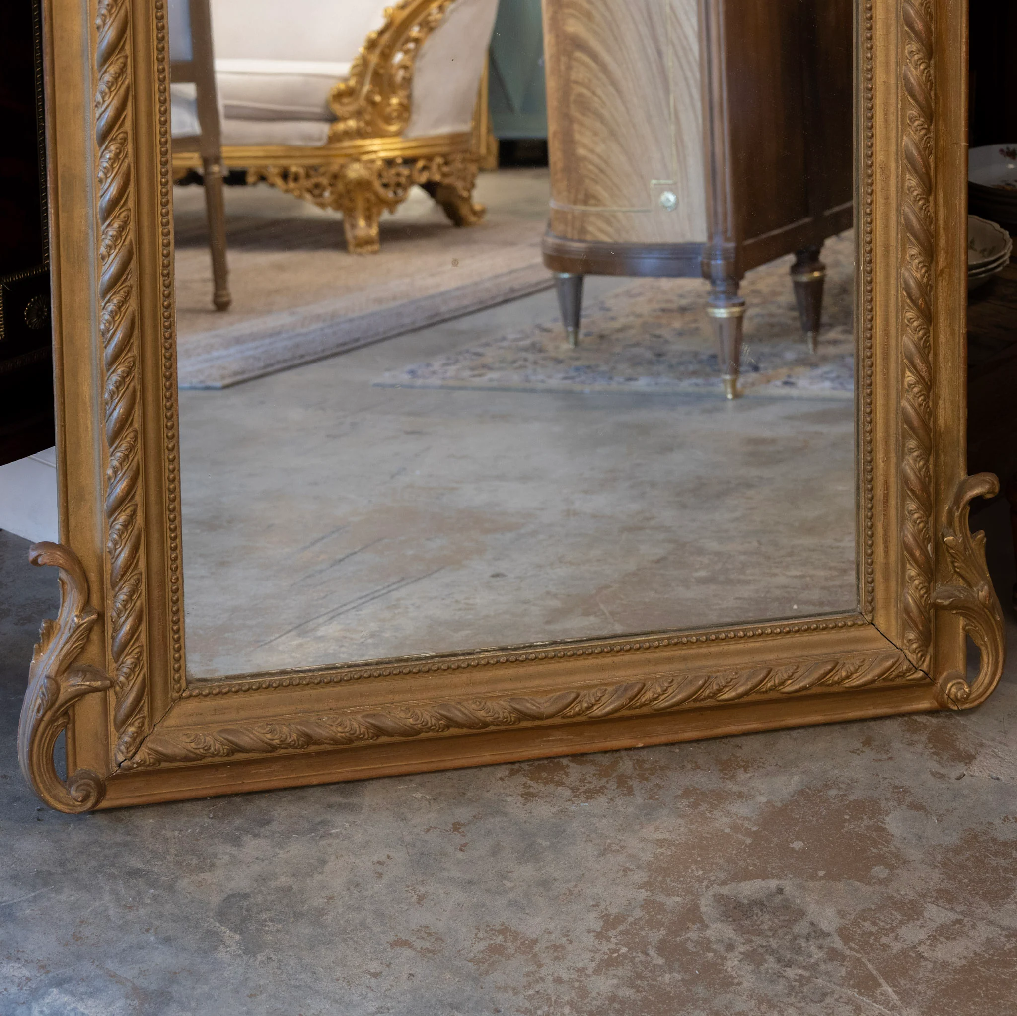 Louis XV Mirror – Gilded Frame with Carved Cherubs - Image 5