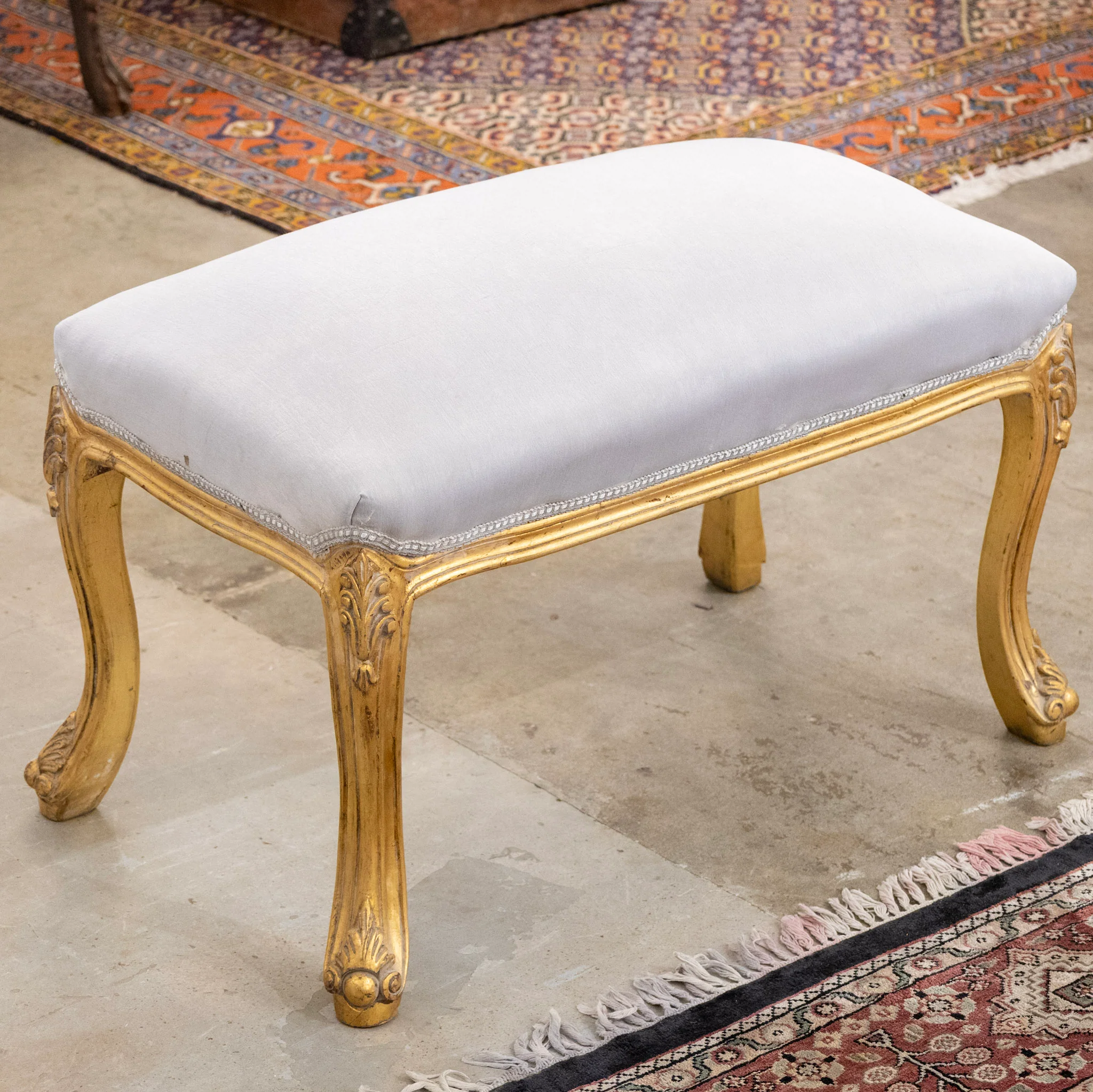 Louis XV Bench – Gilded Trim & Cabriole Legs in French Grey Velvet - Image 3