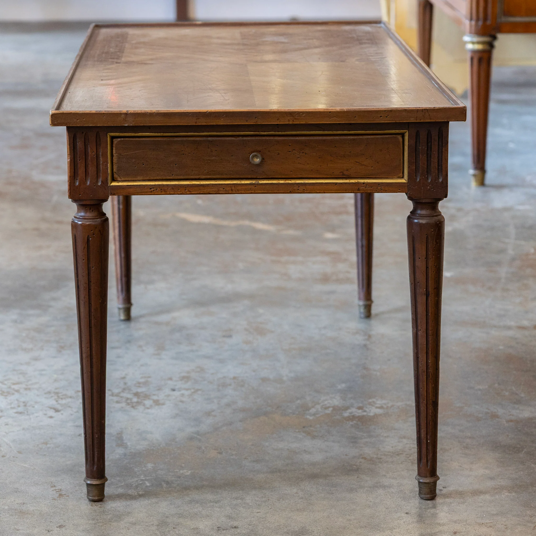 Louis XV Walnut Coffee Table – Slide-Out Leather Panel & Chevron Inlay - Image 3