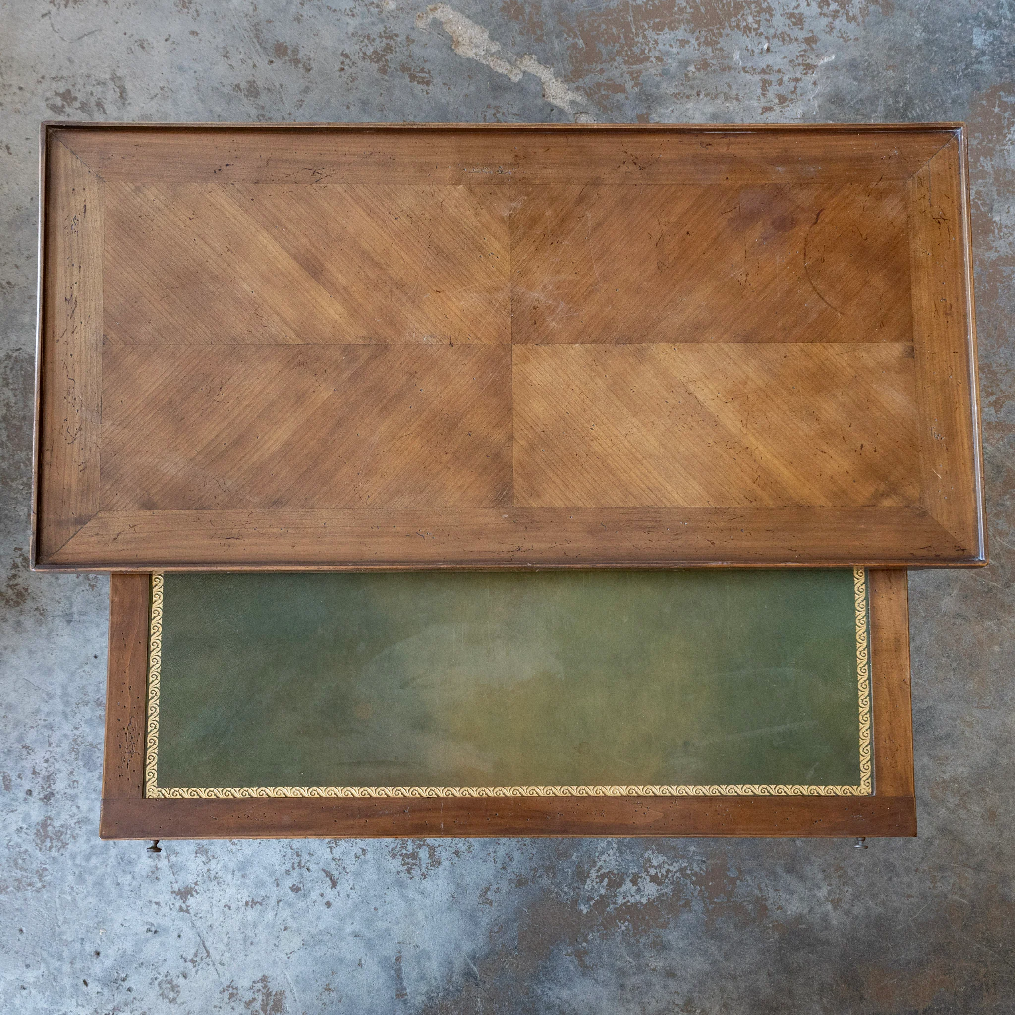 Louis XV Walnut Coffee Table – Slide-Out Leather Panel & Chevron Inlay - Image 6