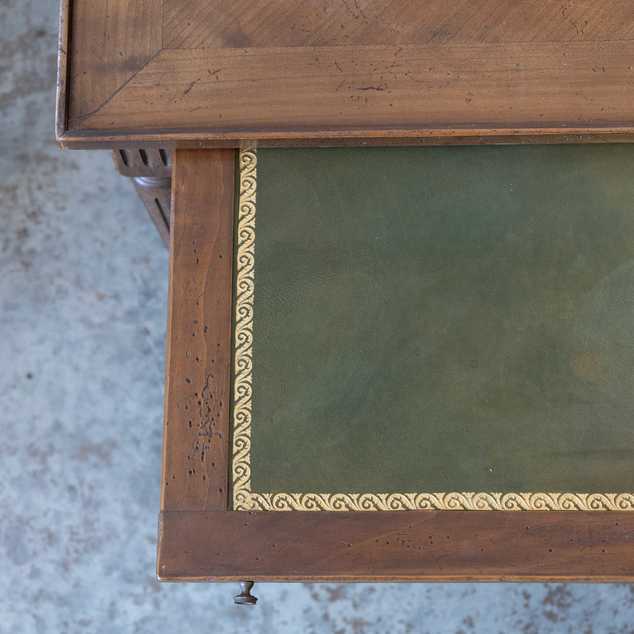 Louis XV Walnut Coffee Table – Slide-Out Leather Panel & Chevron Inlay - Image 8