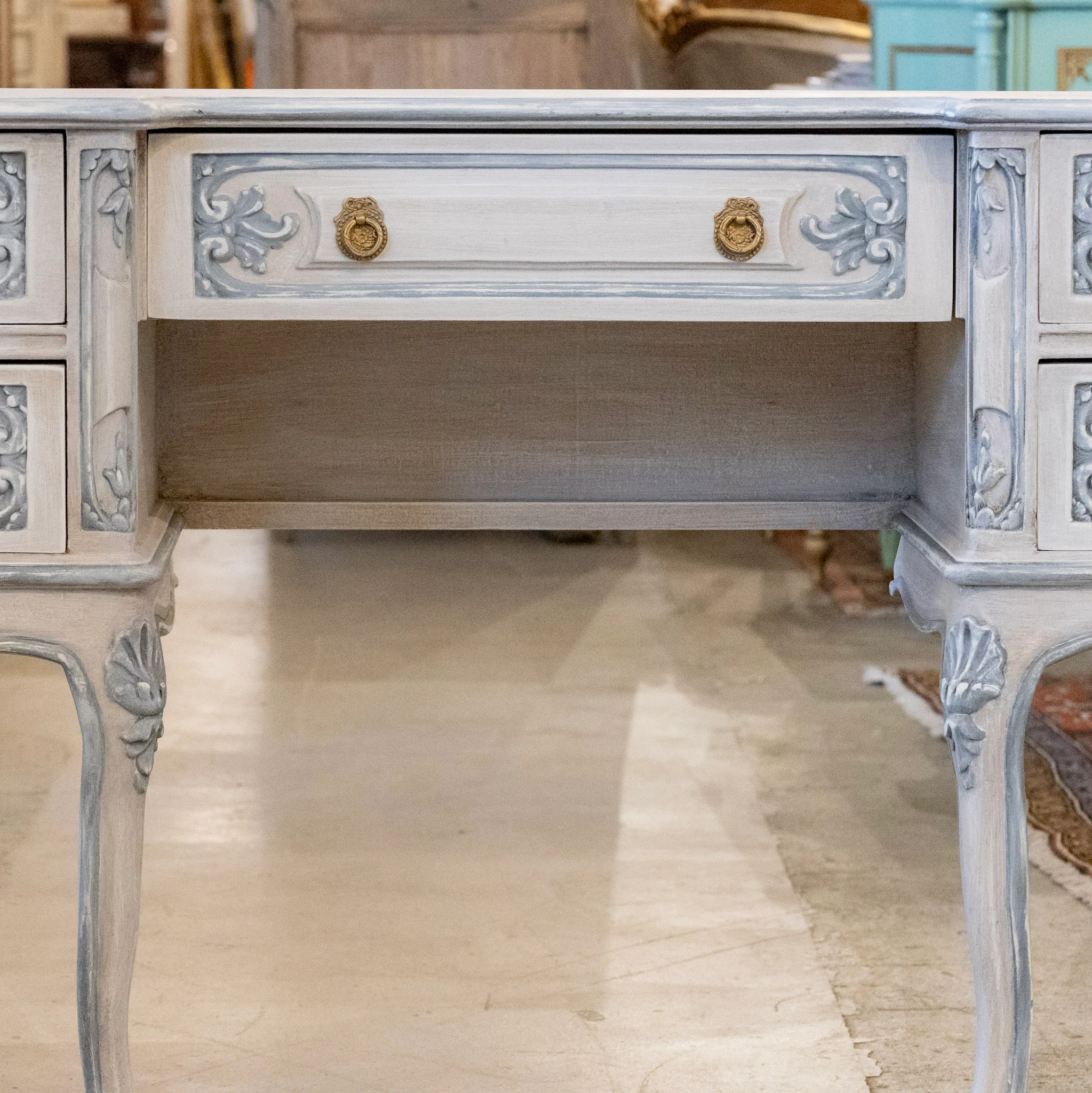 Louis XV White Vanity with Blue Trim – Carved Apron & Small Brass Pulls - Image 3