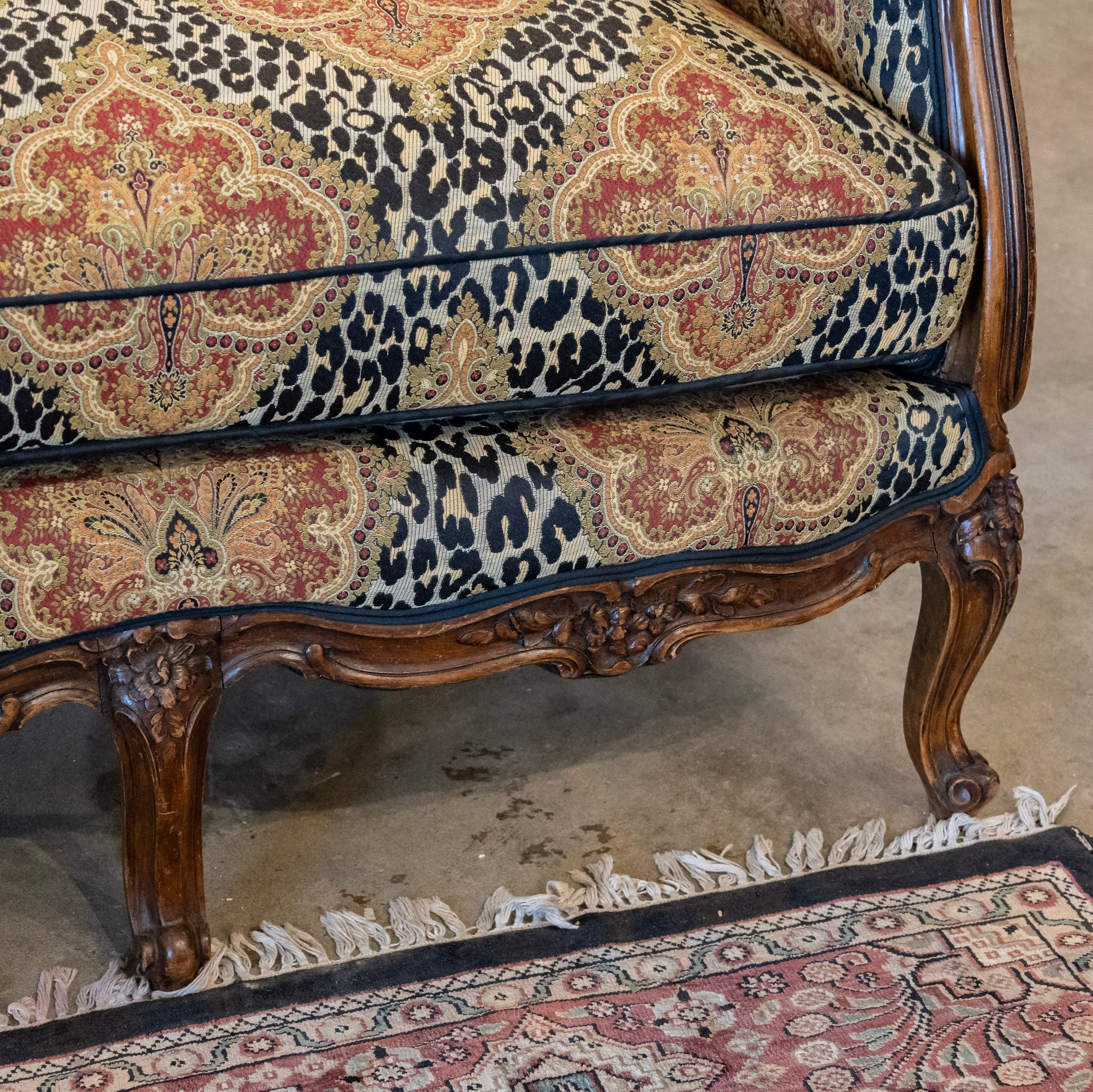 Louis XV Wood Sofa – Carved Trim & Leopard Damask Upholstery - Image 15