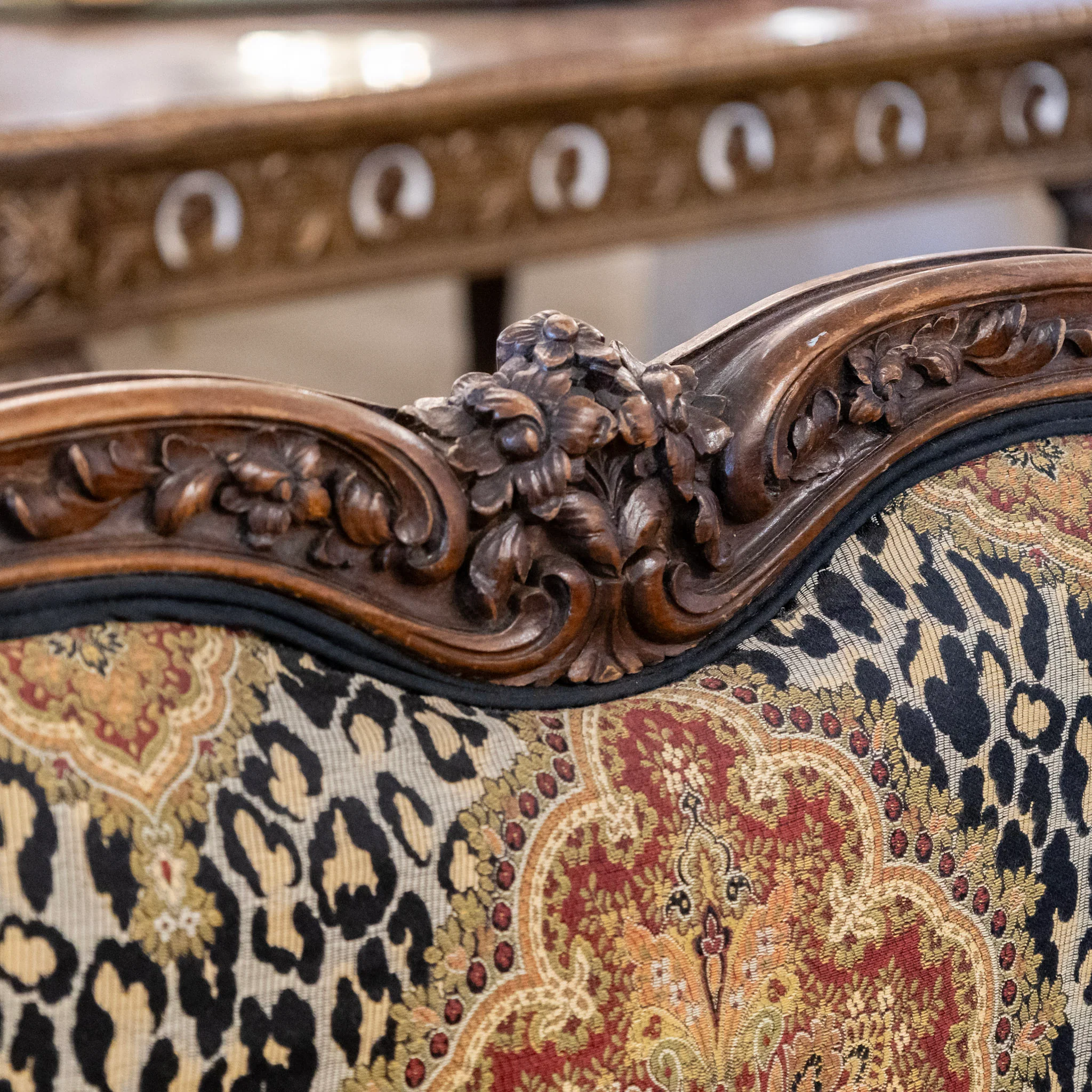 Louis XV Wood Sofa – Carved Trim & Leopard Damask Upholstery - Image 16