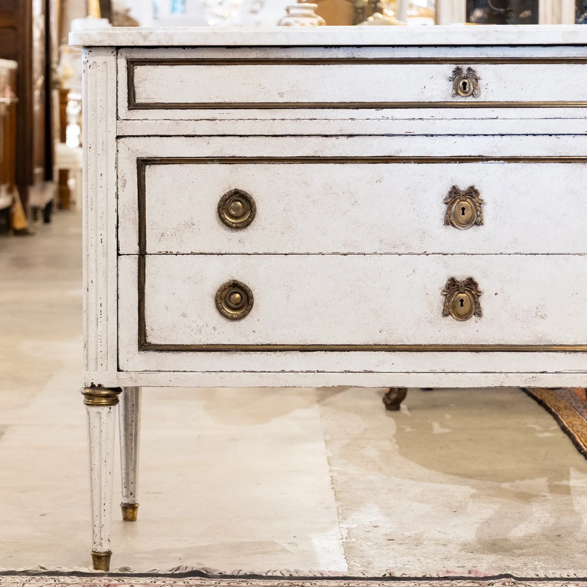 Louis XVI 3-Drawer Chest – White Distressed Finish with Marble Top - Image 3