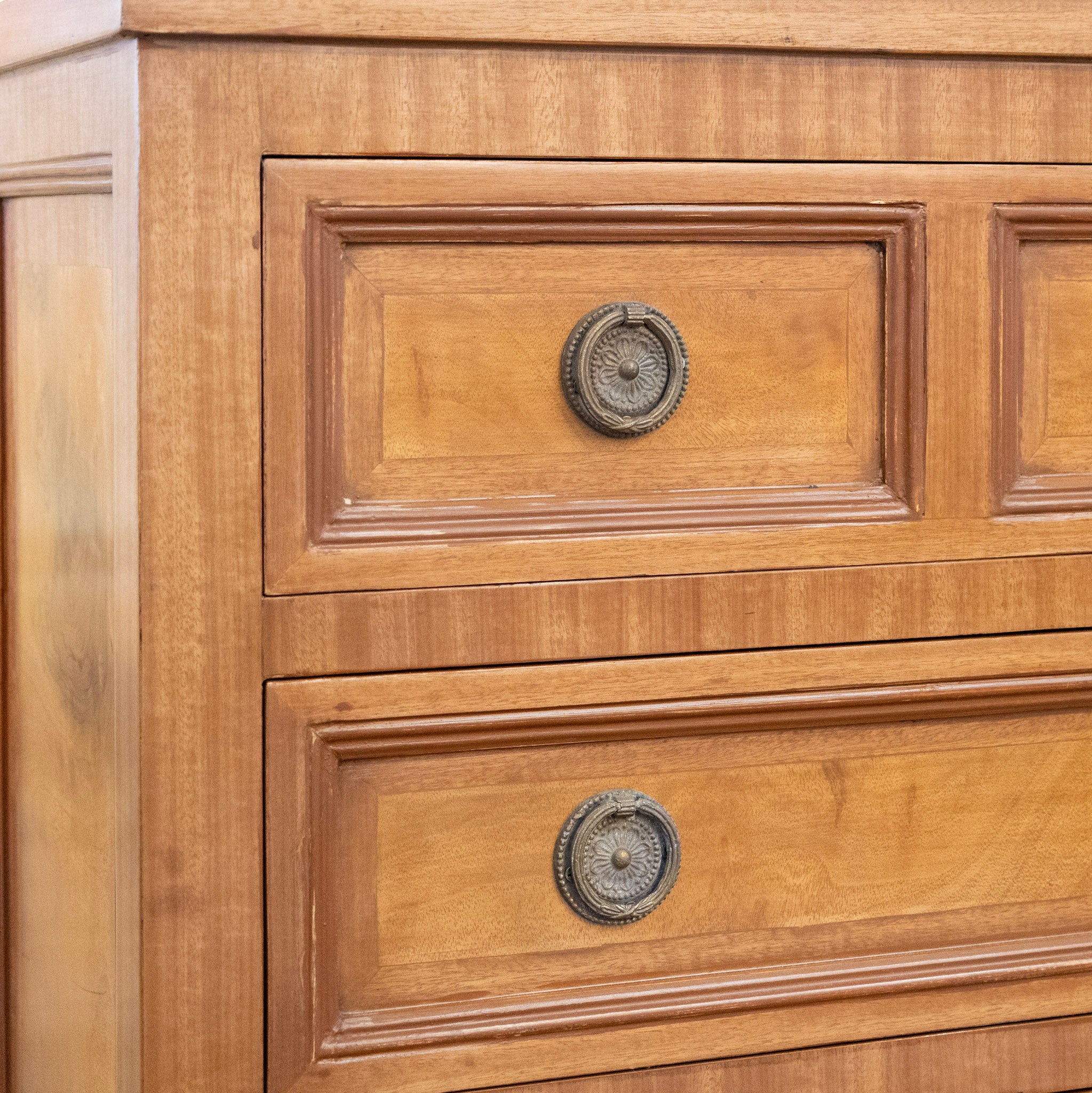 Louis XVI 3-Drawer Chest – Honey Burl Wood Finish & Large Ring Pulls - Image 5
