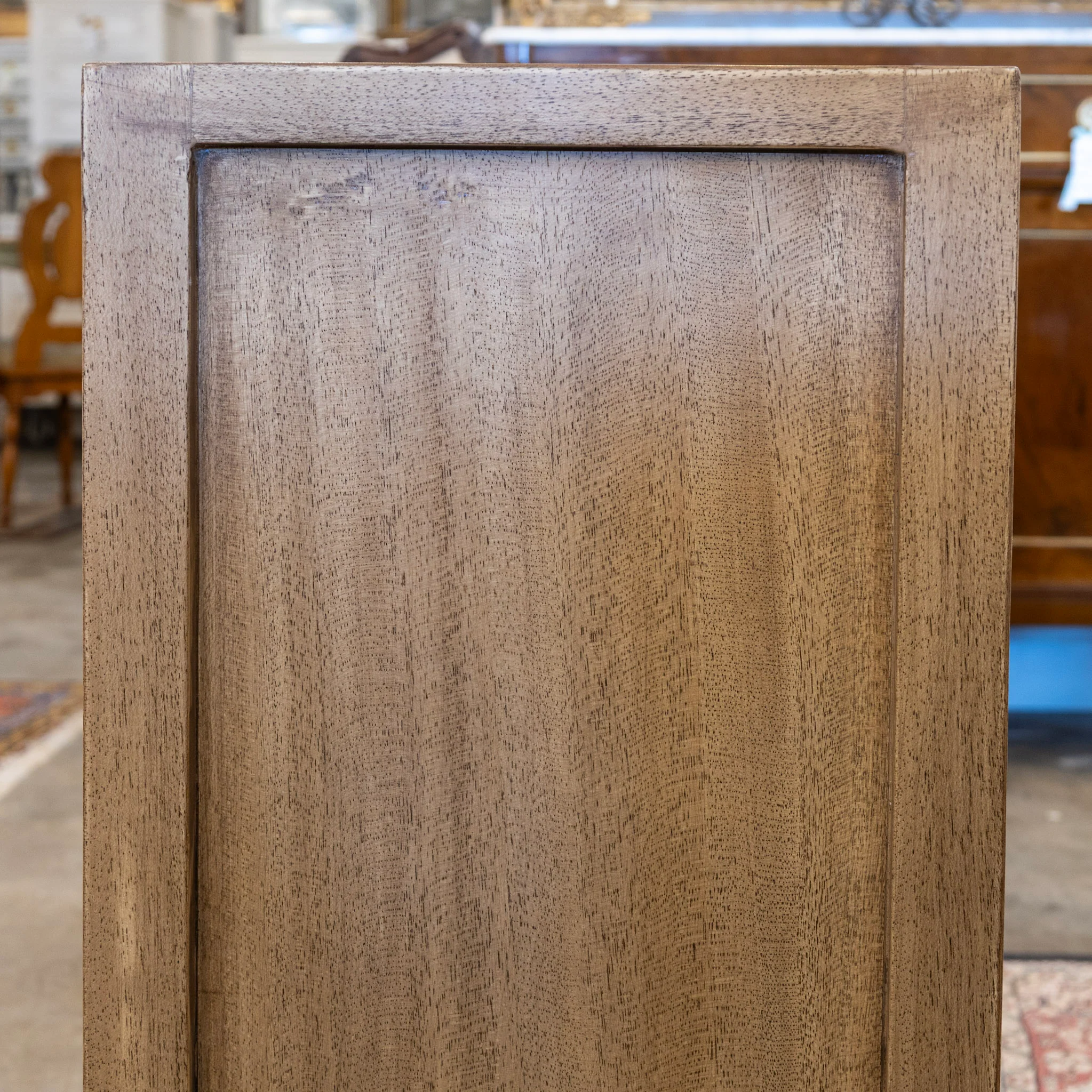 Louis XVI 3-Drawer Nightstand – Light Wood Finish & Tapered Legs - Image 5