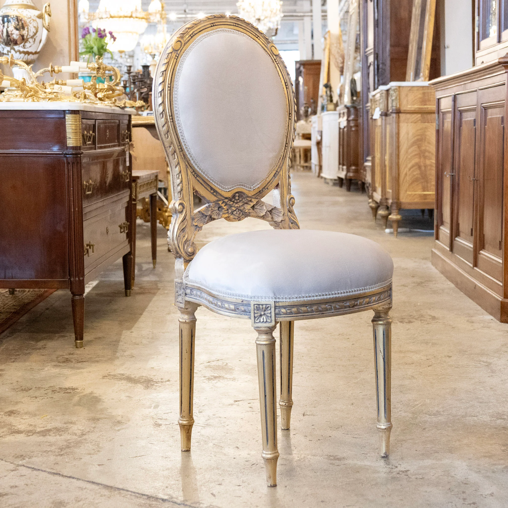 Louis XVI Accent Chair – Gilded Carvings & Off White Velvet - Image 3