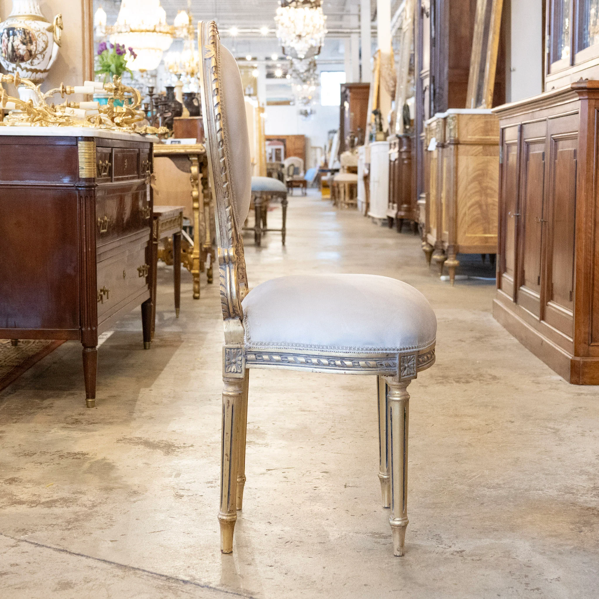 Louis XVI Accent Chair – Gilded Carvings & Off White Velvet - Image 4