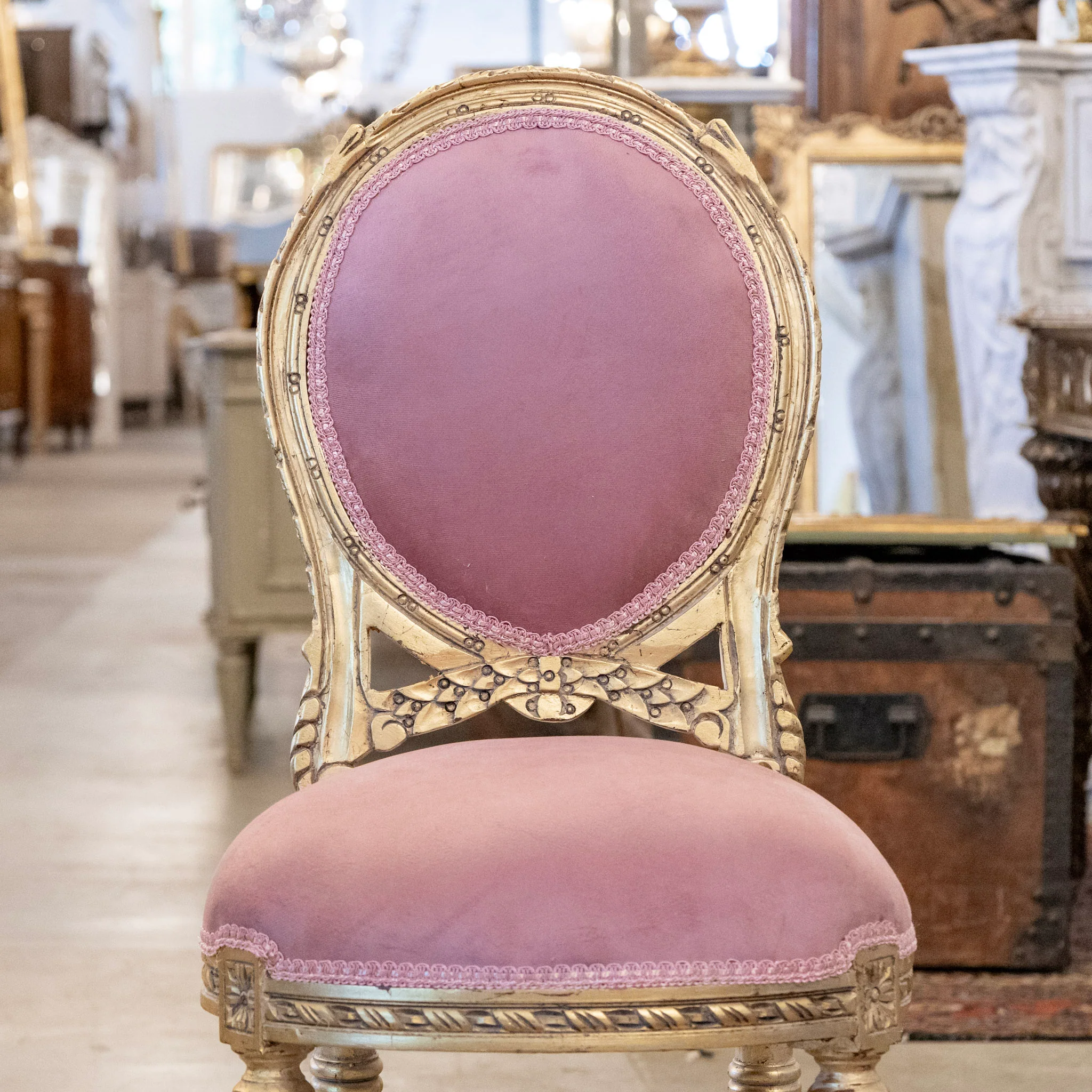 Louis XVI Accent Chair – Gilded Carvings & Pink Velvet - Image 2
