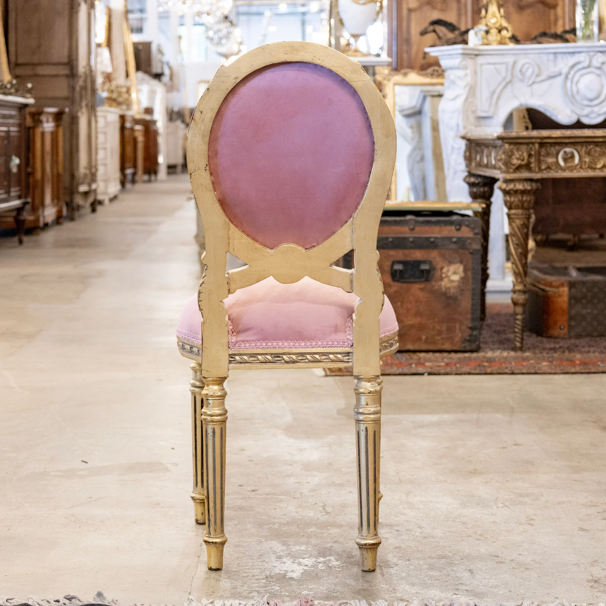 Louis XVI Accent Chair – Gilded Carvings & Pink Velvet - Image 7