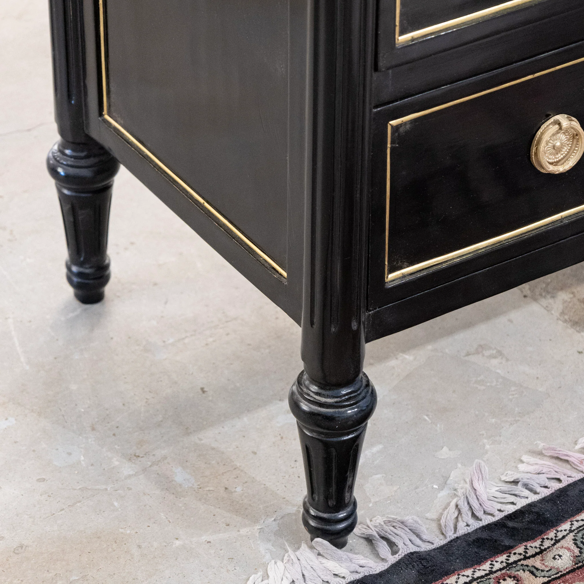 Louis XVI Burl Wood Black Lacquer Chest – Gold Inlay & Brass Pulls with Black Marble Top - Image 10
