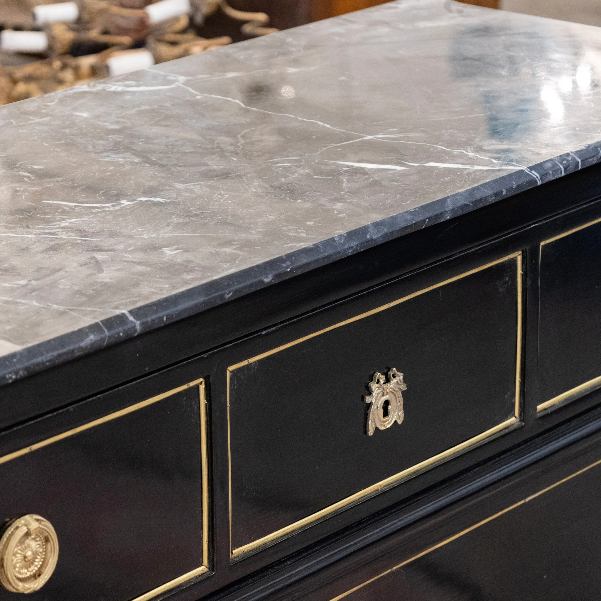 Louis XVI Burl Wood Black Lacquer Chest – Gold Inlay & Brass Pulls with Black Marble Top - Image 6