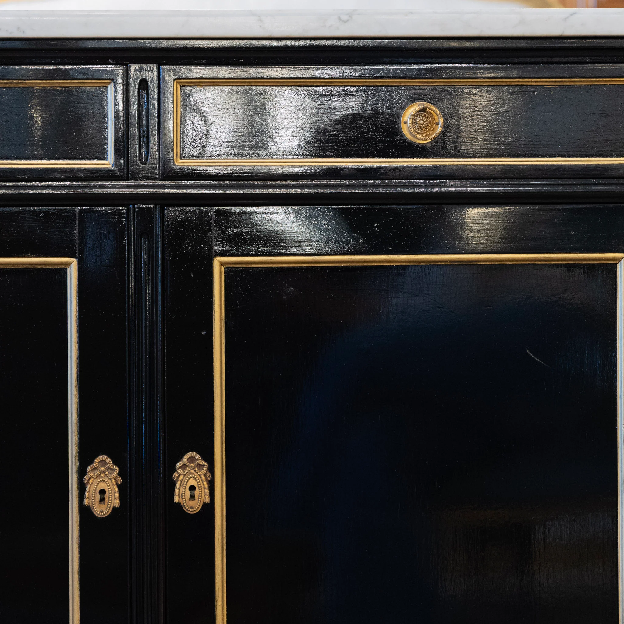 Louis XVI Black Lacquer Sideboard – Gold Inlay & White Marble Top - Image 10