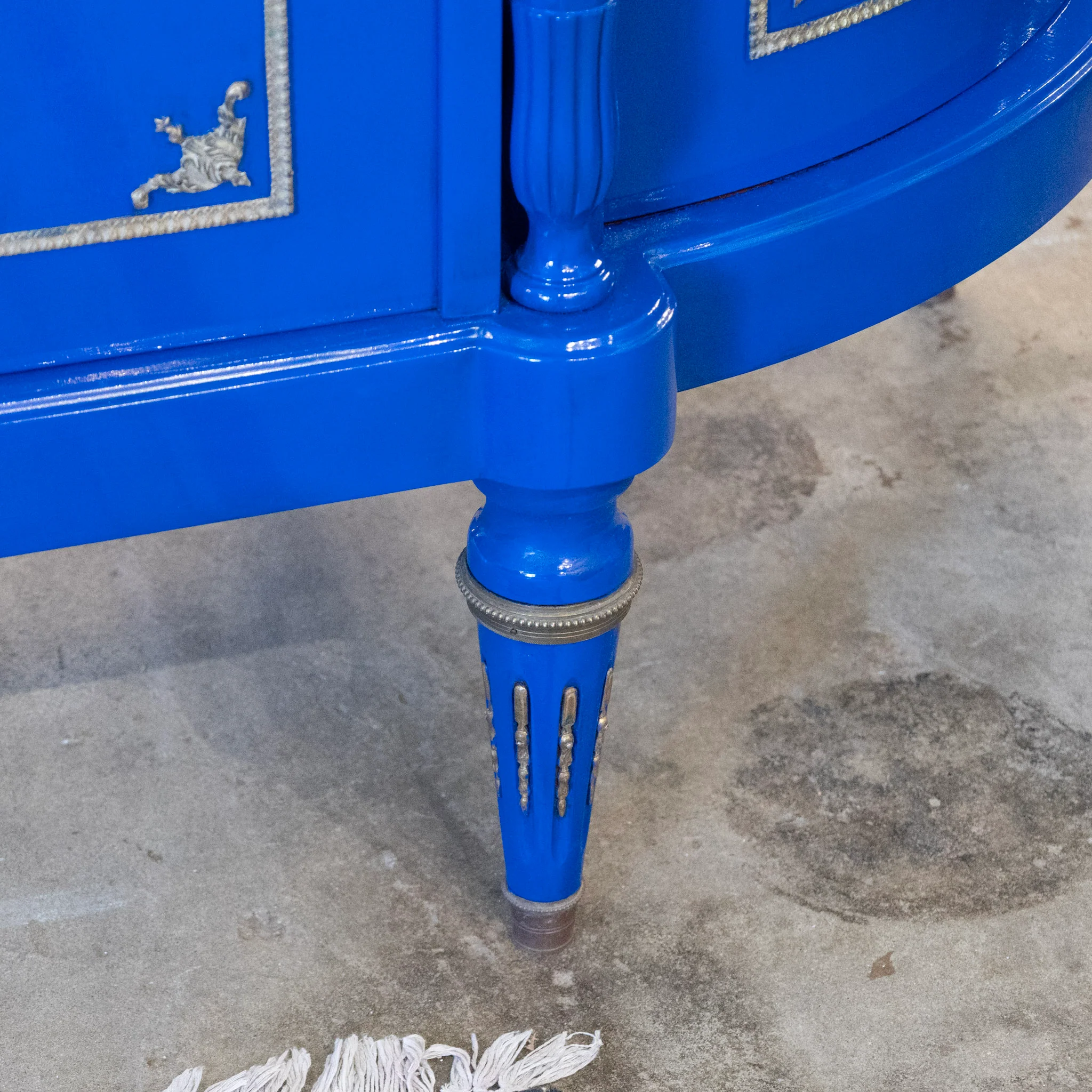 Louis XVI Blue Lacquer Demilune Sideboard - White Marble Top & Brass Trim - Image 10