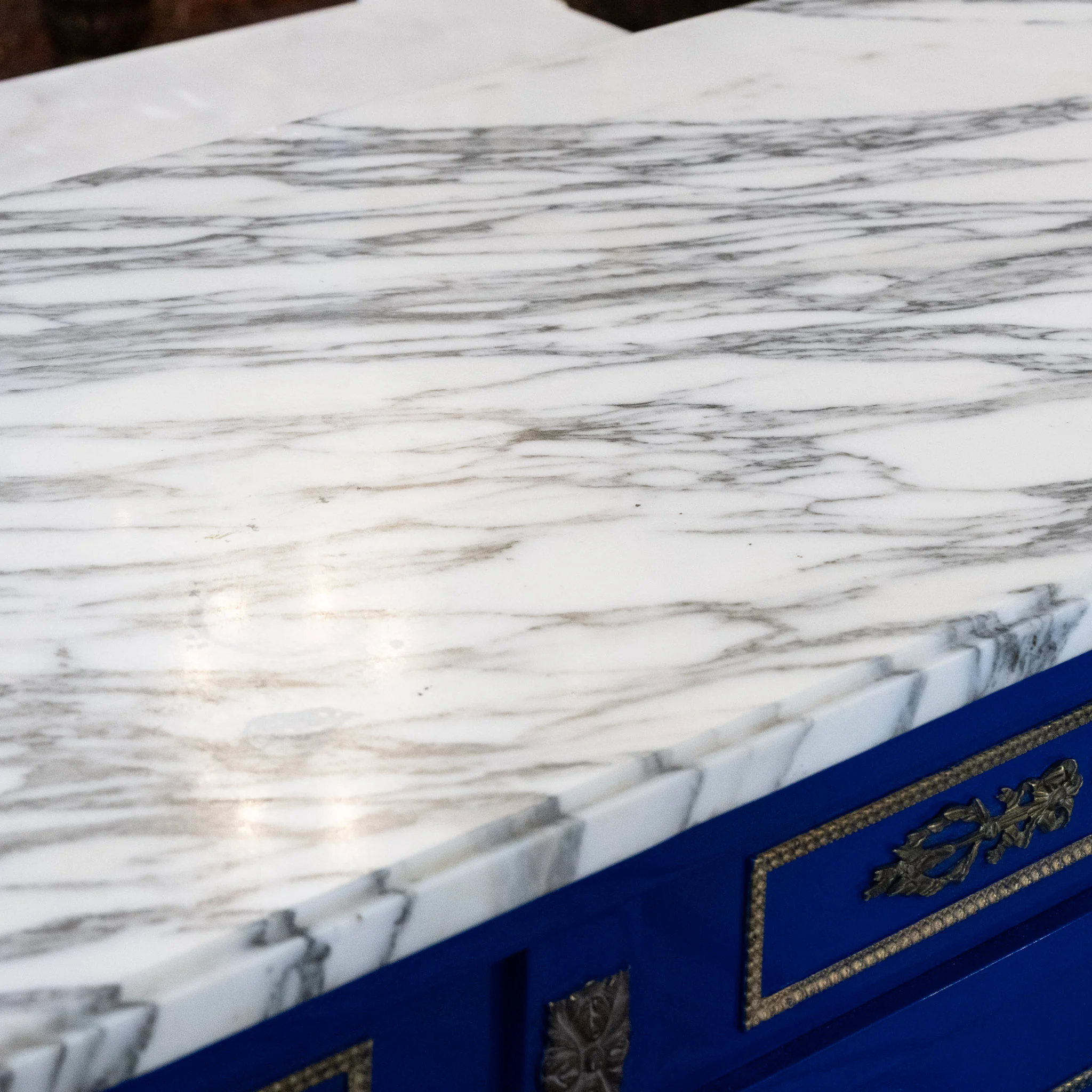 Louis XVI Blue Lacquer Demilune Sideboard - White Marble Top & Brass Trim - Image 13