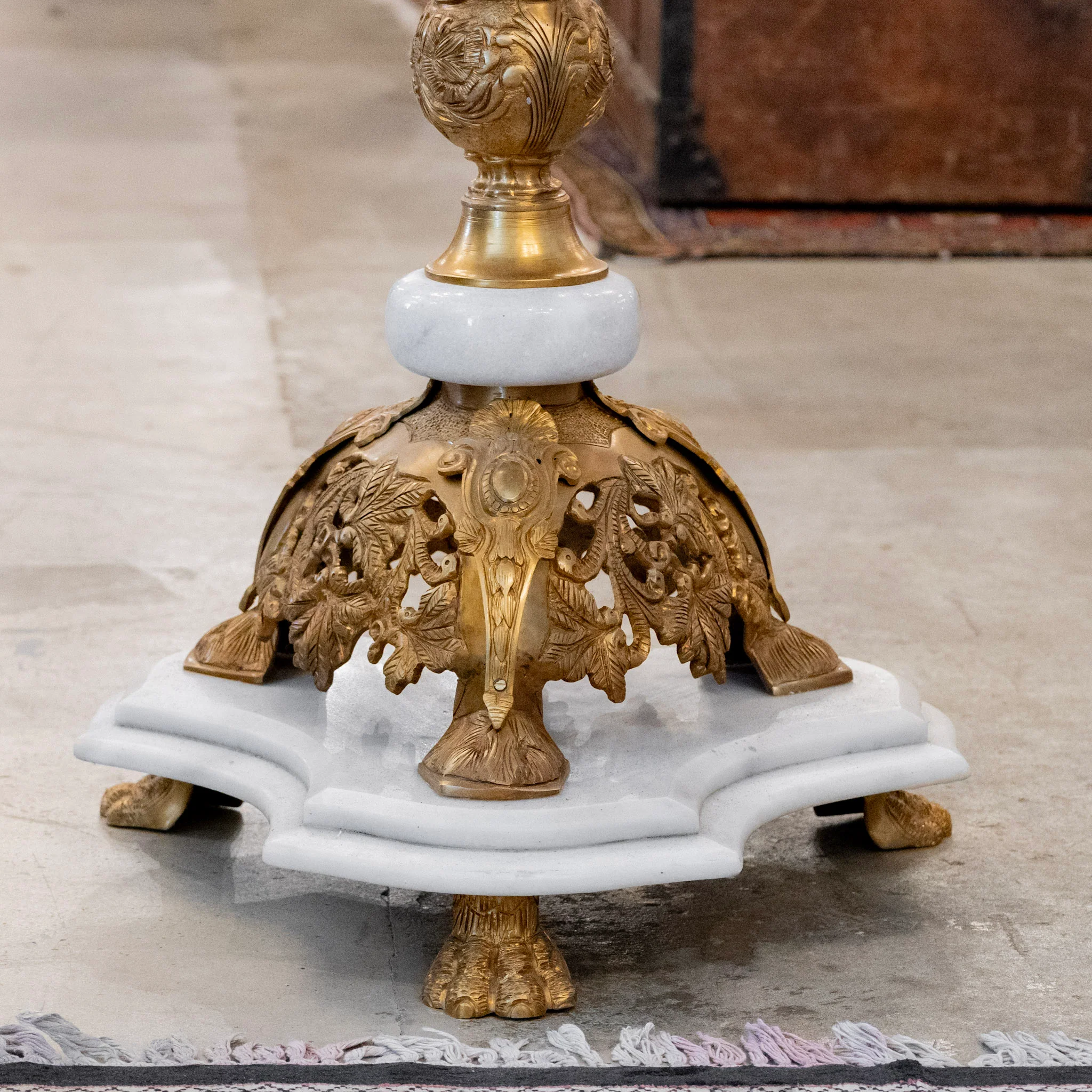Louis XVI Brass Center Table – White Marble Top & Claw Feet - Image 4