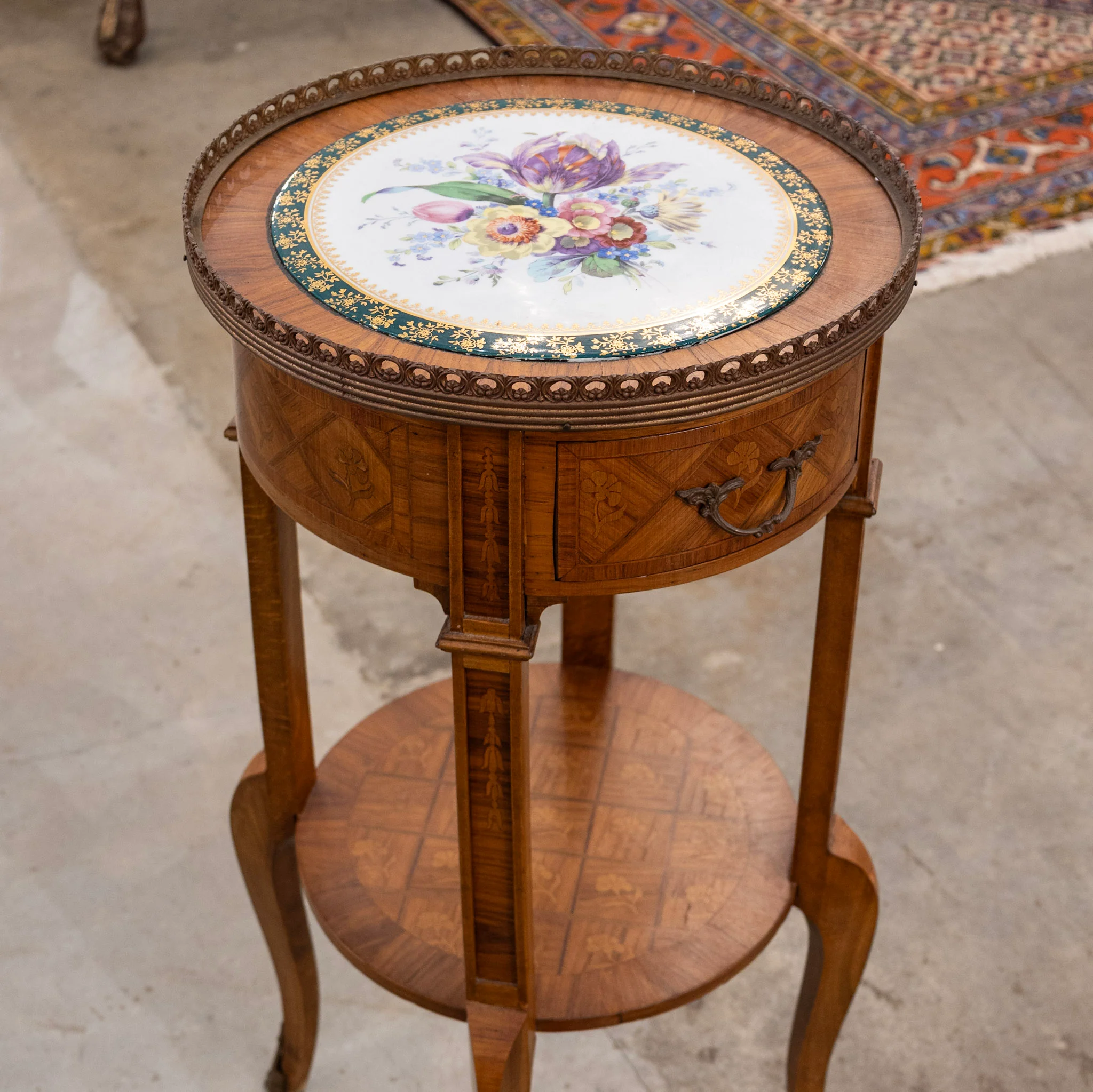 Louis XVI Brown Marquetry Side Table – Floral Porcelain Top - Image 3