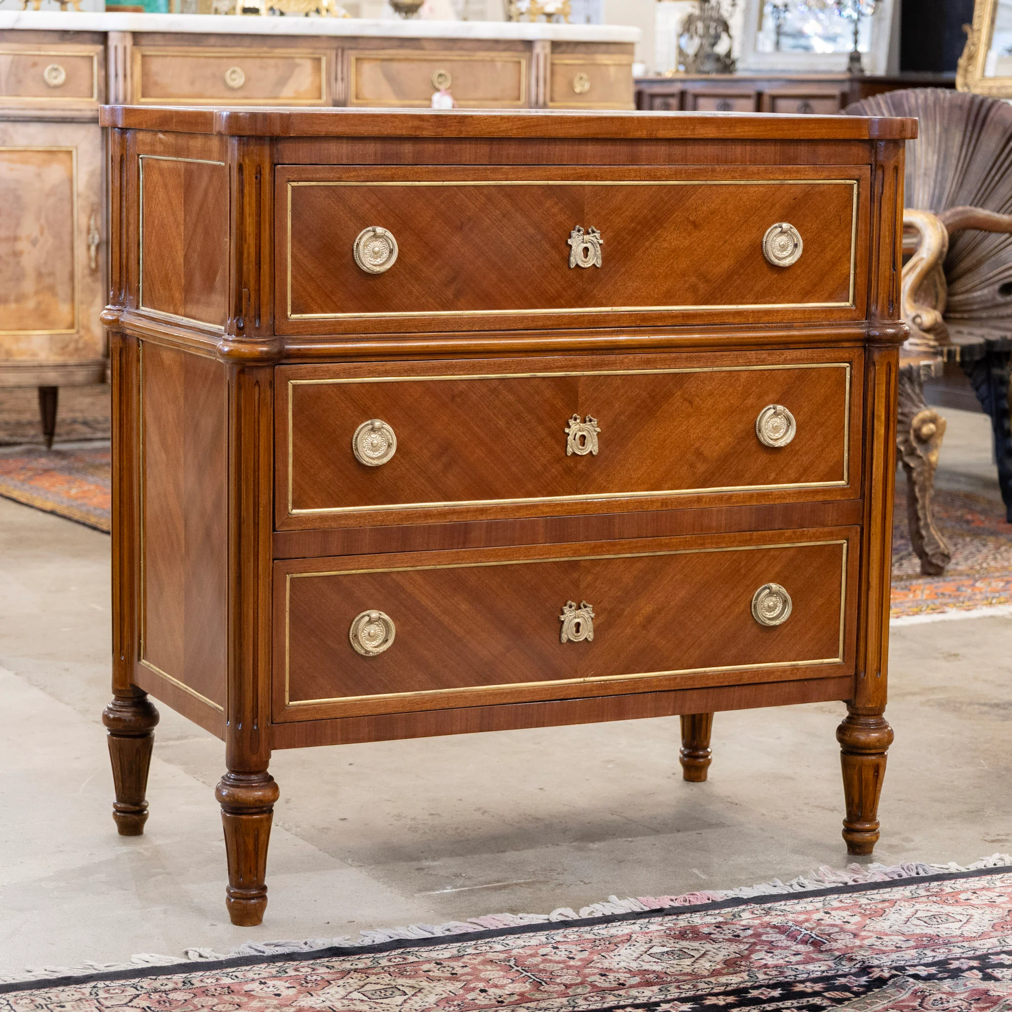 Louis XVI Burl Wood 3-Drawer Nightstand – Rounded Corners and Gold Inlay - Image 2