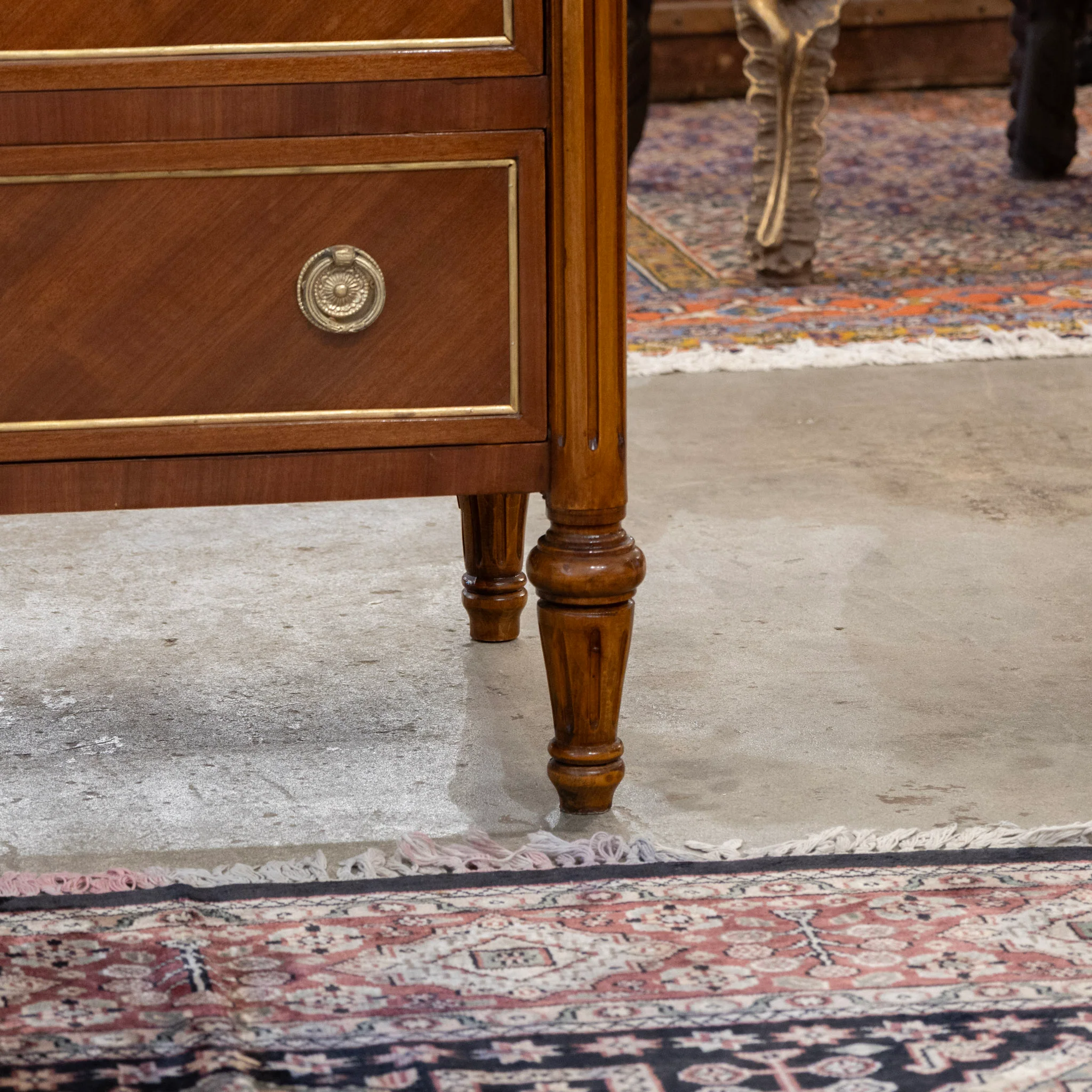 Louis XVI Burl Wood 3-Drawer Nightstand – Rounded Corners and Gold Inlay - Image 6
