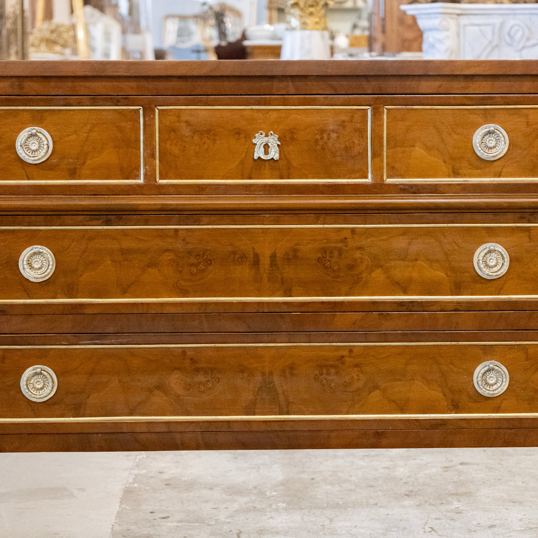 Louis XVI Burl Wood Chest – Brass Inlay and Hardware - Image 5