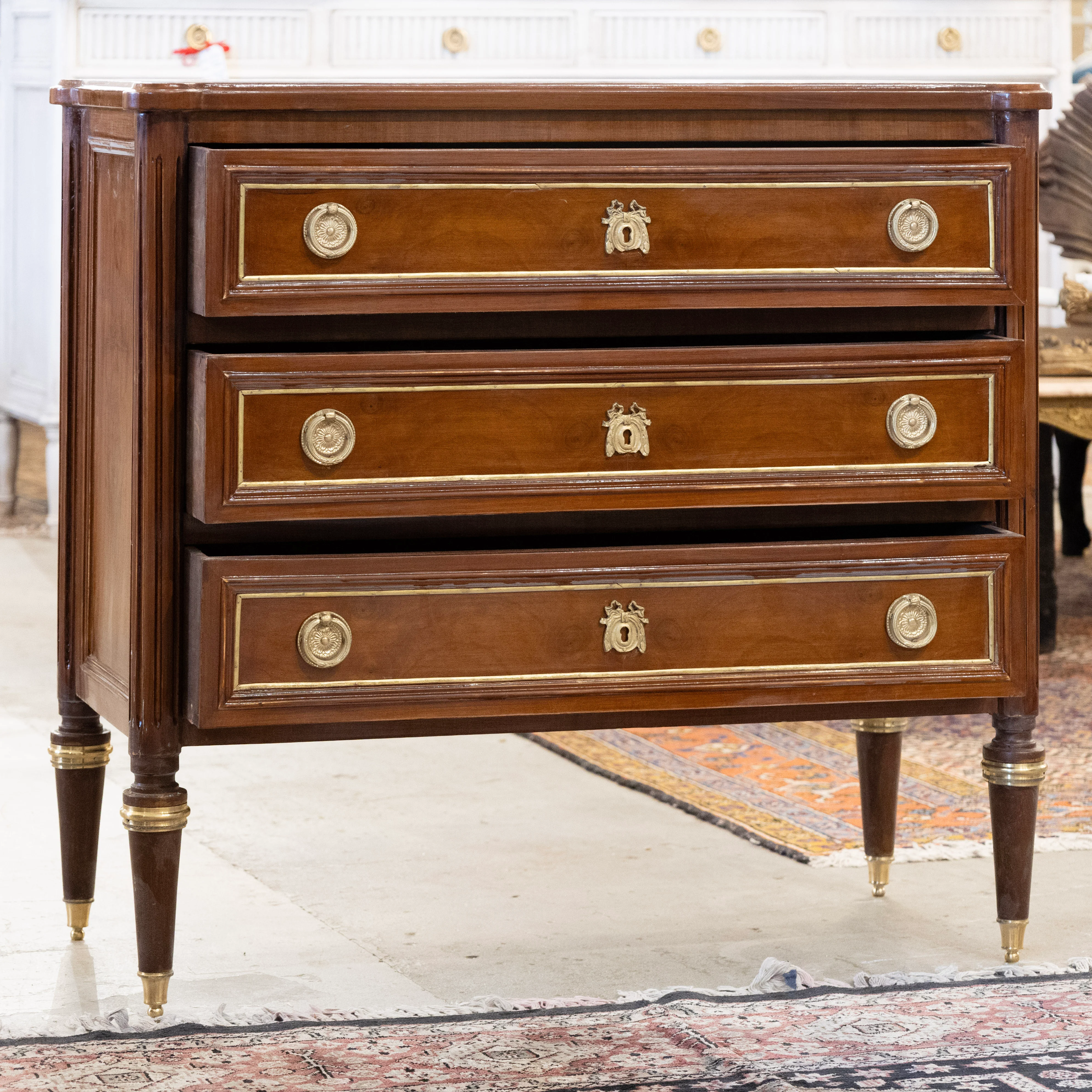 Louis XVI Burl Wood Chest – Brass Inlay Trim & Bow Hardware - Image 3