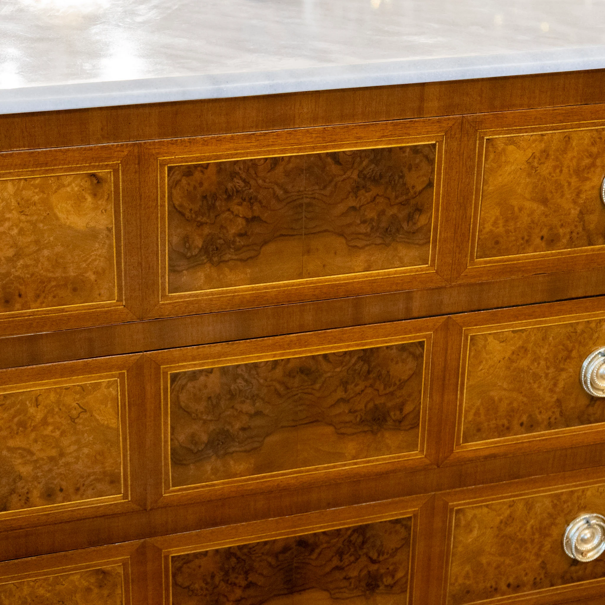 Louis XVI Burl Wood Chest – White Marble Top & Wood Inlay - Image 19