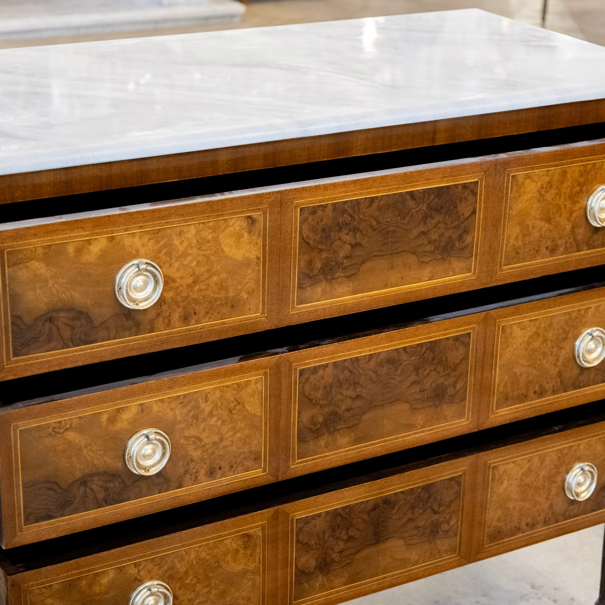 Louis XVI Burl Wood Chest – White Marble Top & Wood Inlay - Image 8
