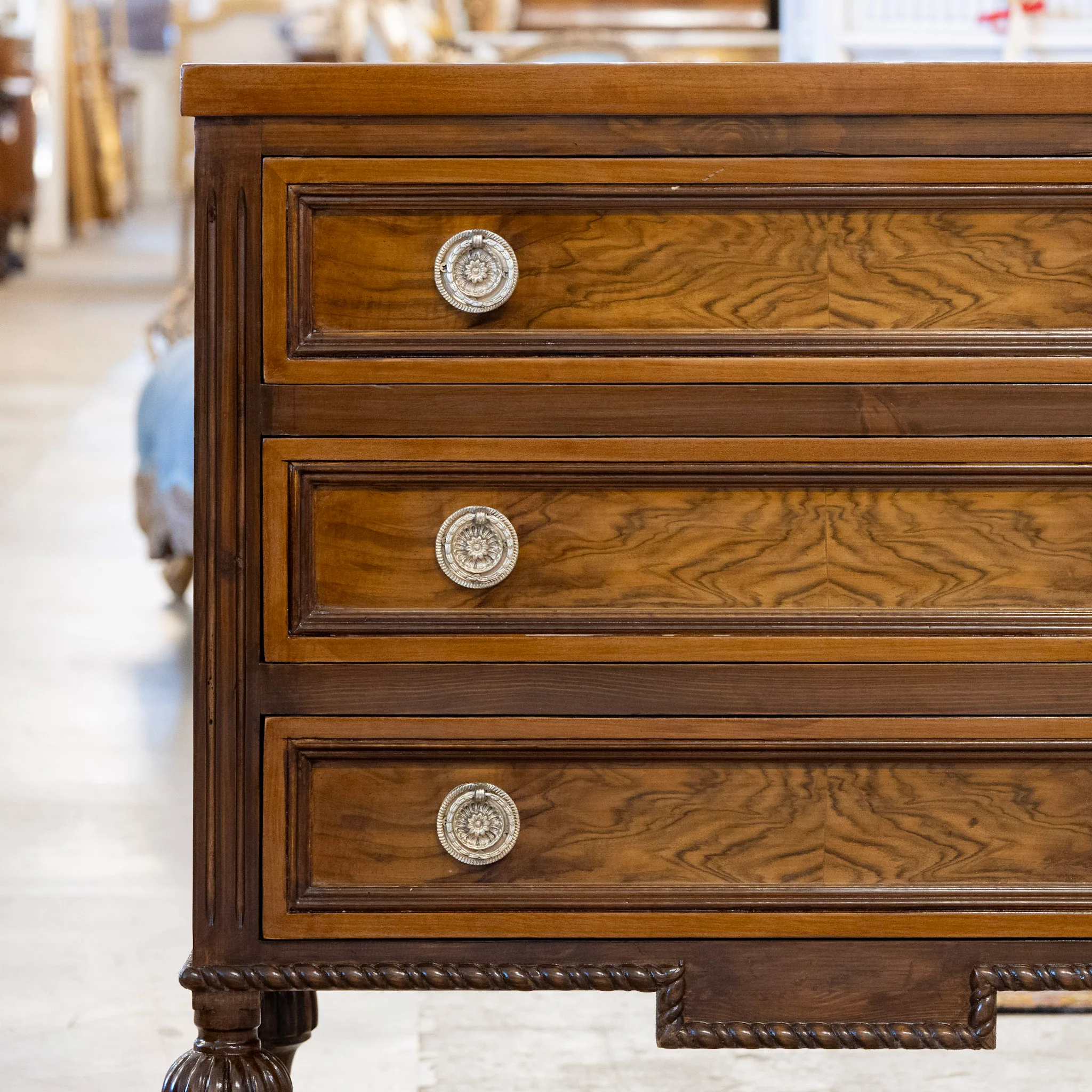 Louis XVI Burl Wood Chest with Ballerina Legs & Notched Rope Trim - Image 4
